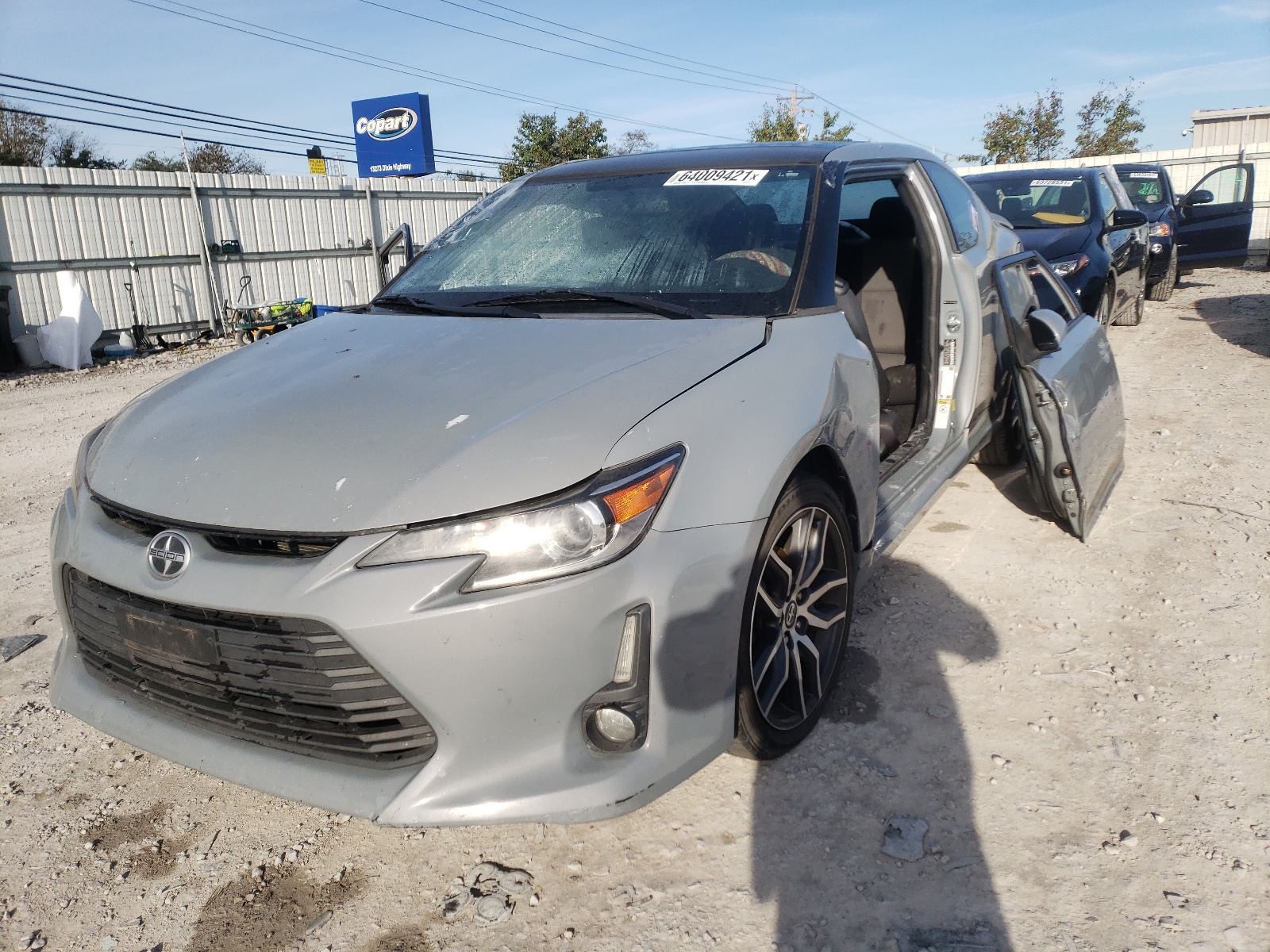 Photo 2 from auction – 2015 TOYOTA SCION TC with VIN JTKJF5C72FJ007214