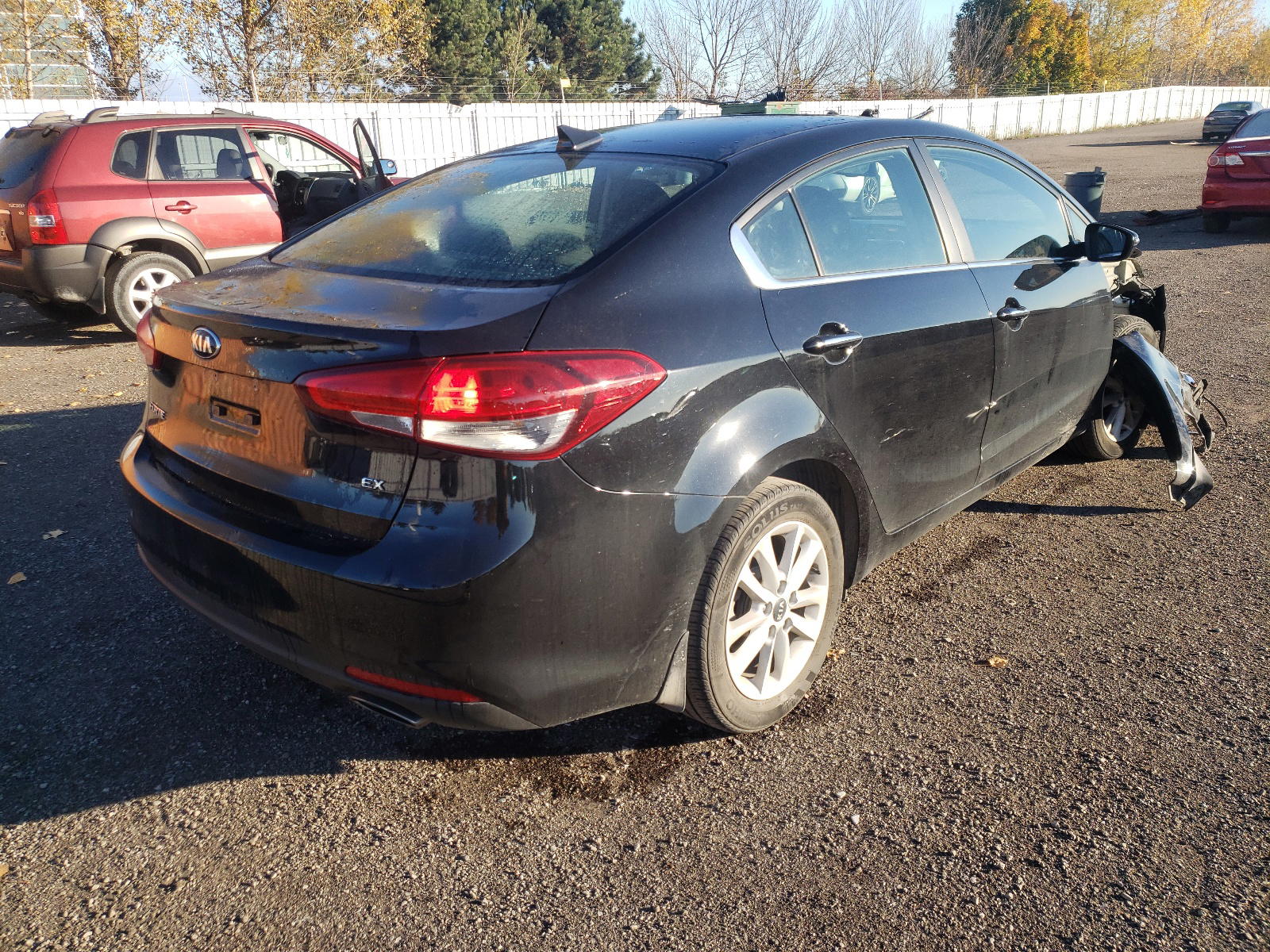 Photo 4 from auction – 2017 KIA FORTE EX with VIN 3KPFL4A84HE069662