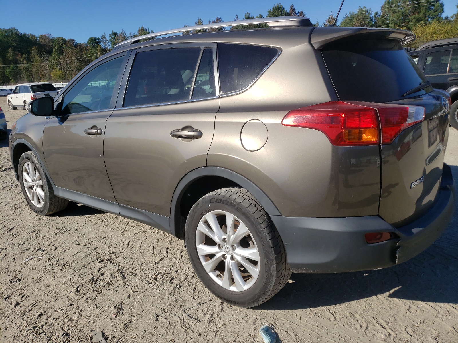 Photo 3 from auction – 2014 TOYOTA RAV4 LIMIT with VIN 2T3YFREV1EW113856