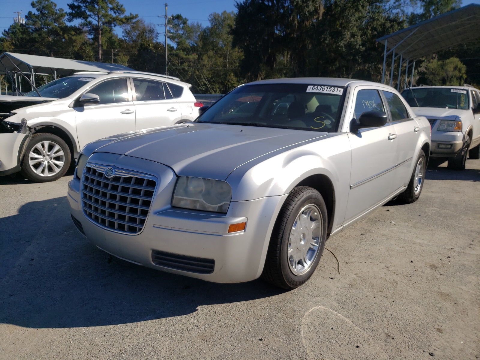 Photo 2 from auction – 2008 CHRYSLER 300 LX with VIN 2C3KA43R18H155451