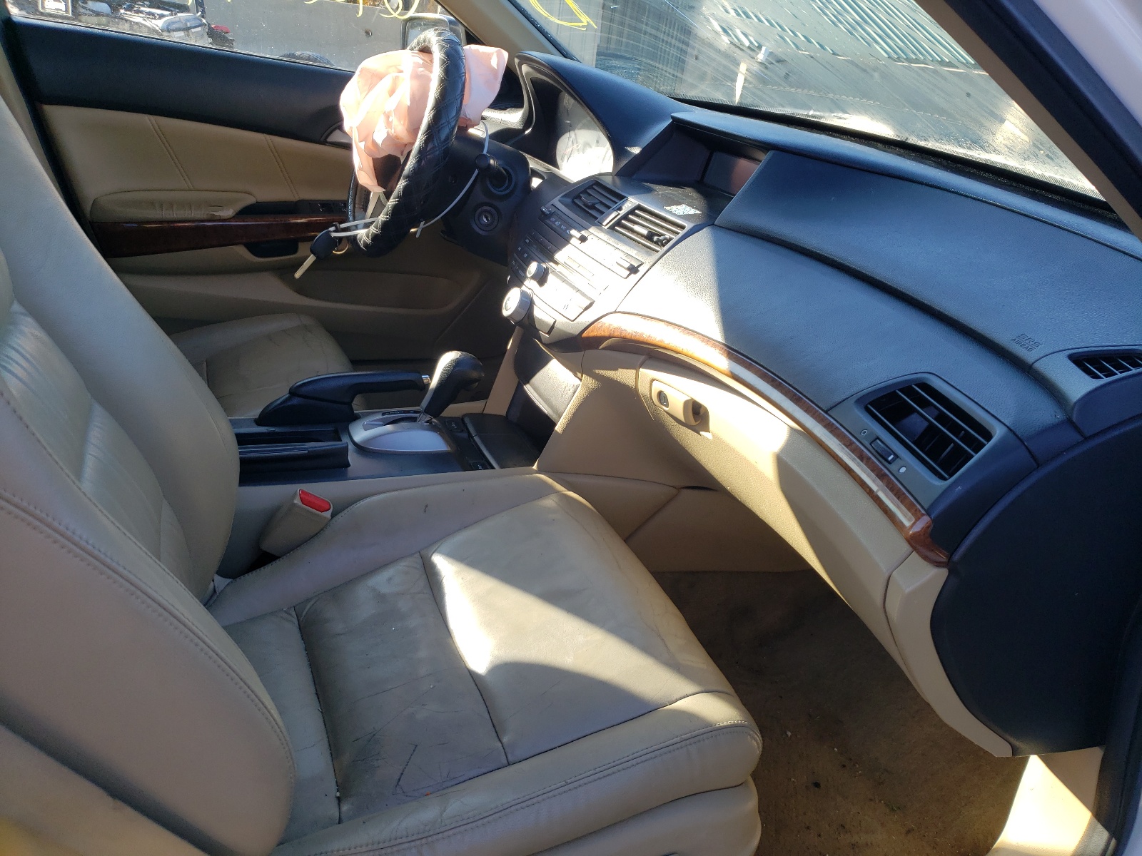 Photo 5 from auction – 2011 HONDA ACCORD EXL with VIN 1HGCP3F85BA032660