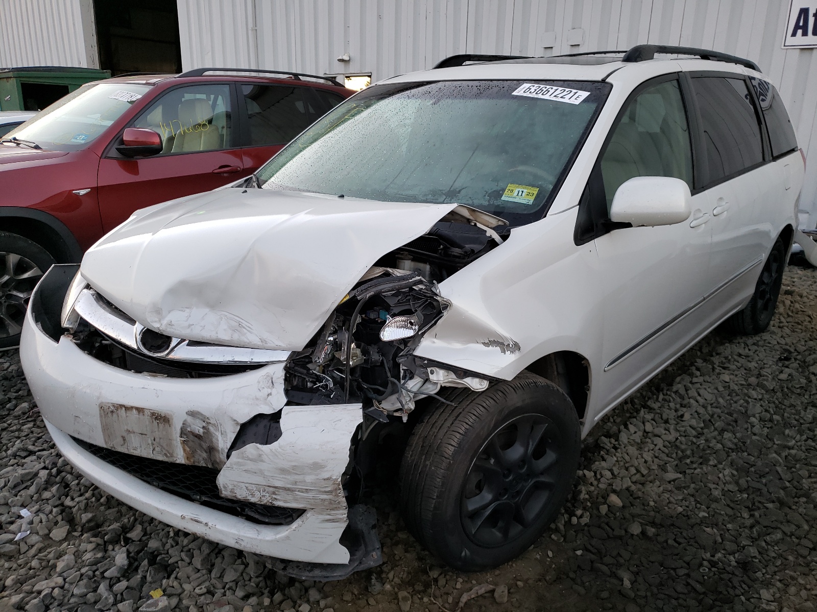 Photo 2 from auction – 2006 TOYOTA SIENNA XLE with VIN 5TDZA22C96S577140