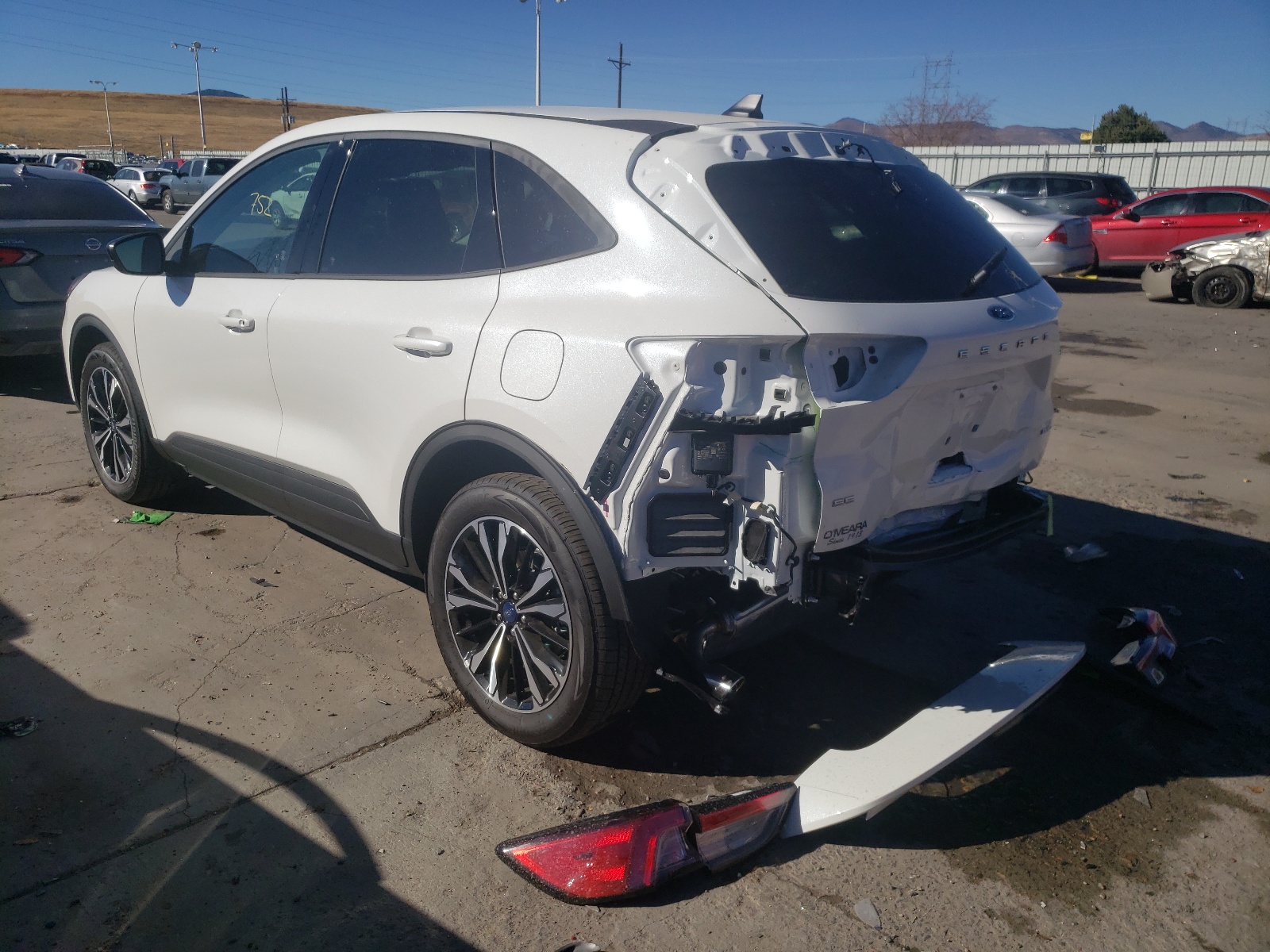 Photo 3 from auction – 2021 FORD ESCAPE SE with VIN 1FMCU9G67MUA33183