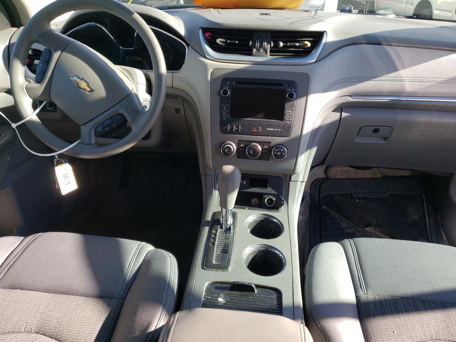 Photo 9 from auction – 2013 CHEVROLET TRAVERSE L with VIN 1GNKVFED0DJ227043