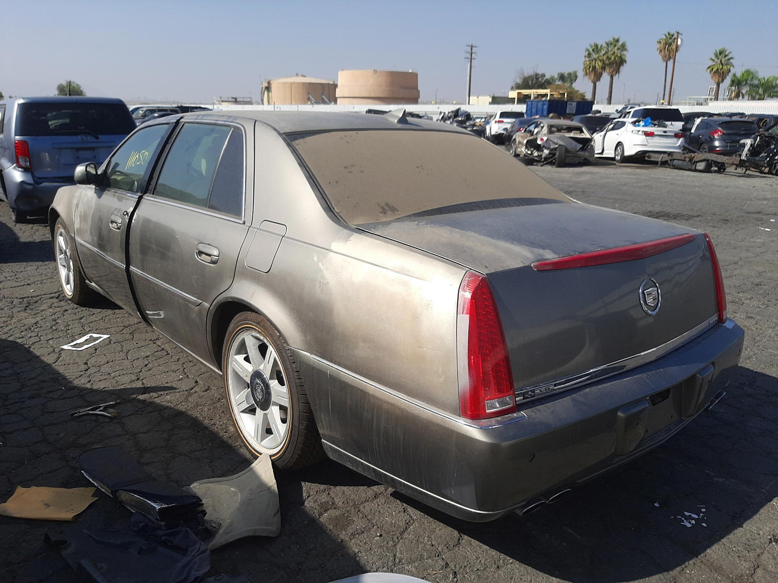 Photo 3 from auction – 2011 CADILLAC DTS PREMIU with VIN 1G6KH5E62BU132851