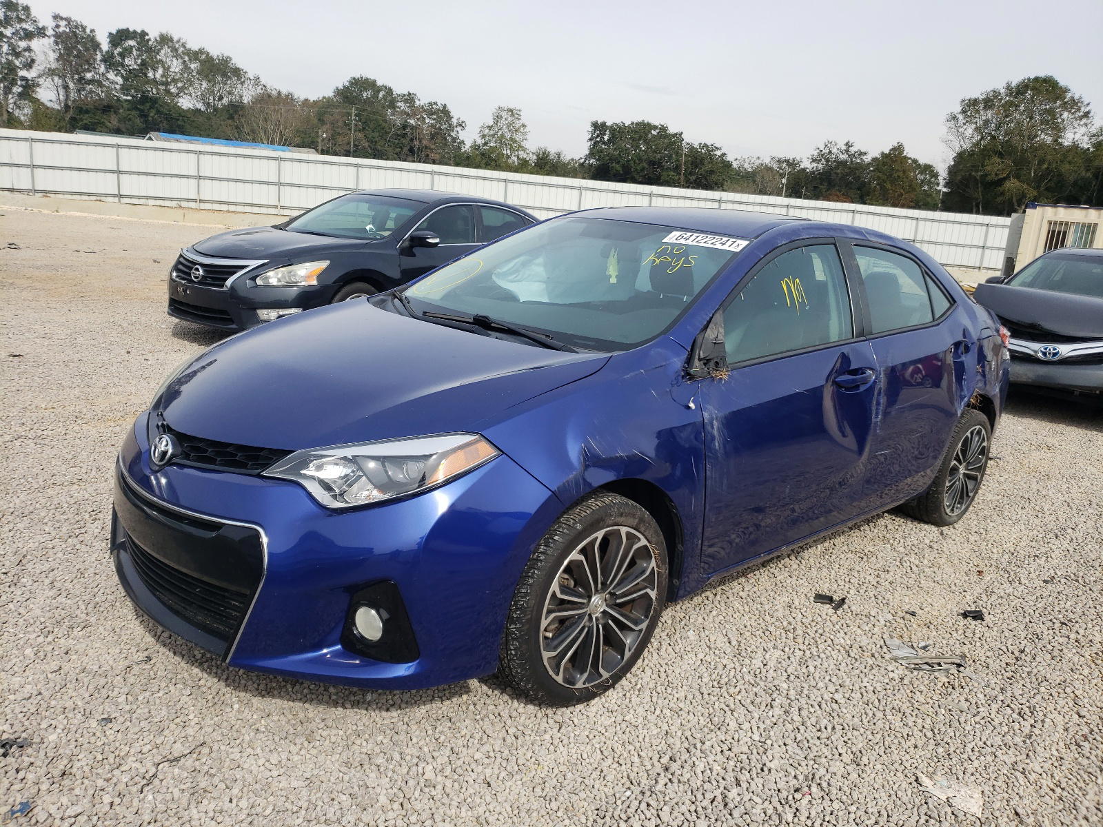 Photo 2 from auction – 2014 TOYOTA COROLLA L with VIN 5YFBURHEXEP075755