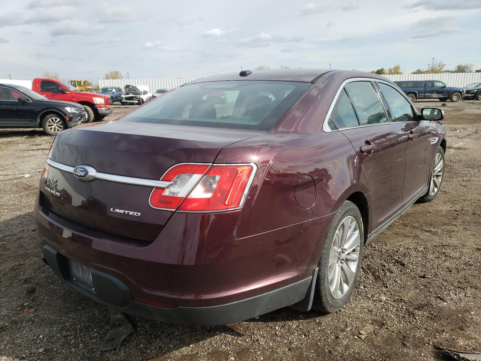 Photo 4 from auction – 2011 FORD TAURUS LIM with VIN 1FAHP2FW8BG128122
