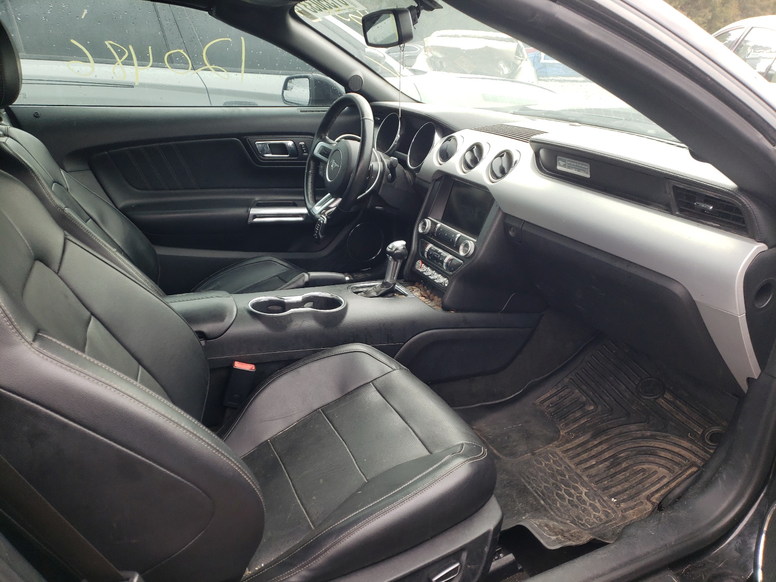 Photo 5 from auction – 2015 FORD MUSTANG with VIN 1FATP8UH3F5404418