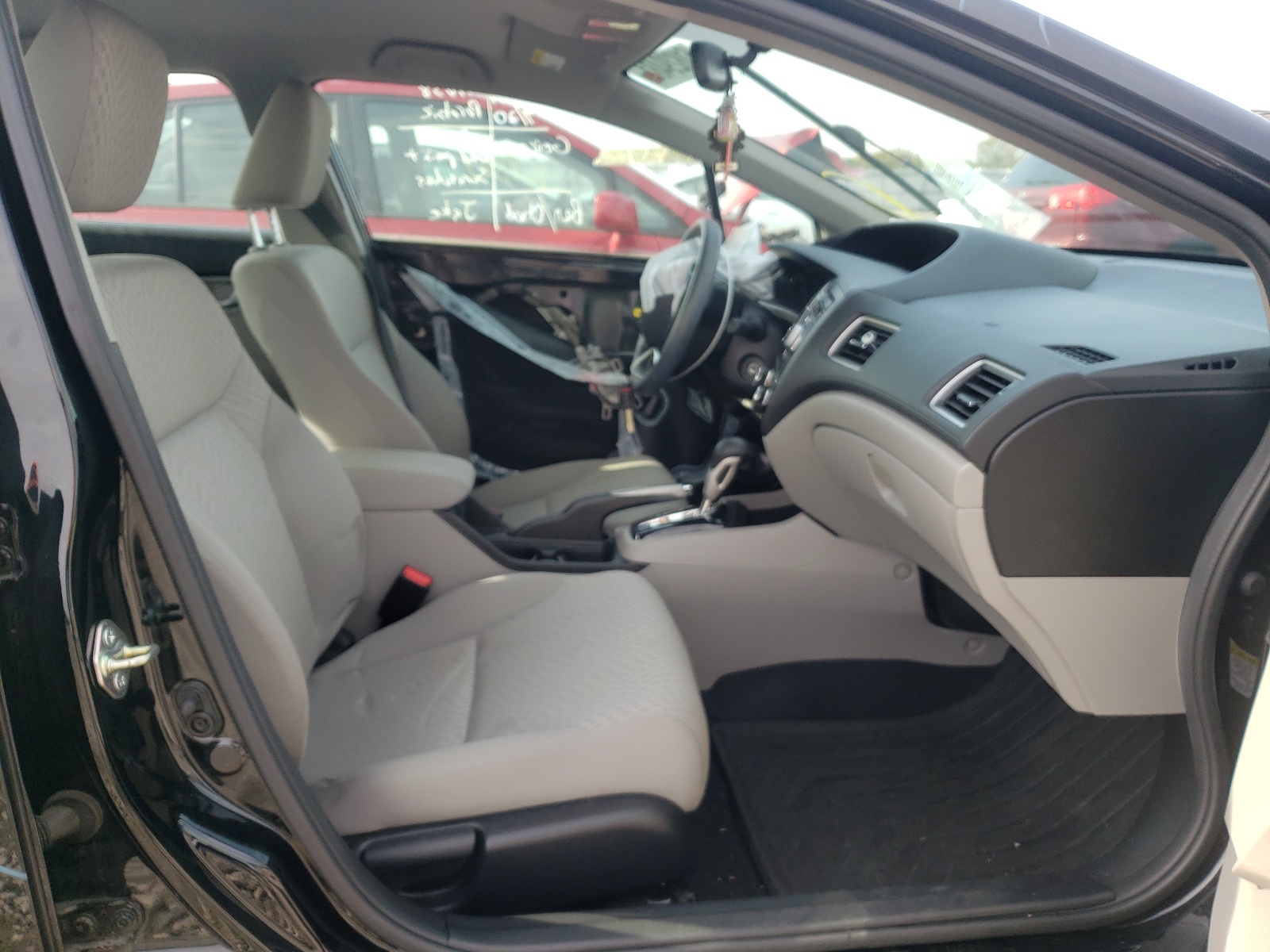 Photo 5 from auction – 2015 HONDA CIVIC LX with VIN 19XFB2F54FE051259