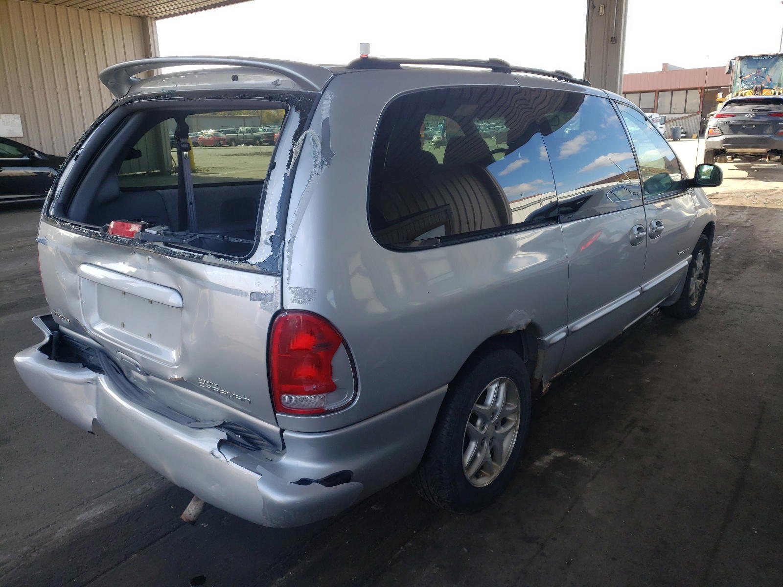 Photo 4 from auction – 2000 DODGE GRAND CARA with VIN 1B4GP44G6YB659660