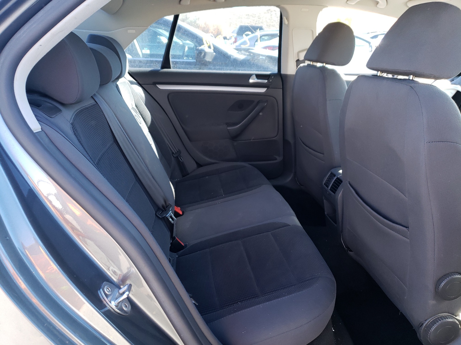 Photo 6 from auction – 2008 VOLKSWAGEN JETTA S with VIN 3VWJM71K68M075986