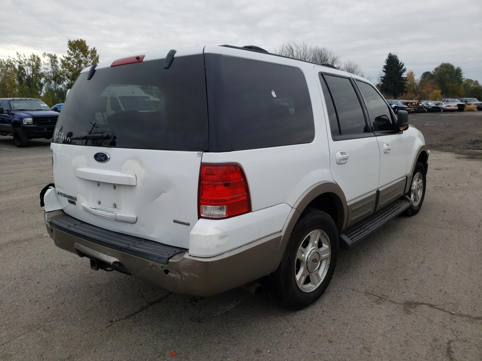 Photo 4 from auction – 2003 FORD EXPEDITION with VIN 1FMFU18L73LB03336
