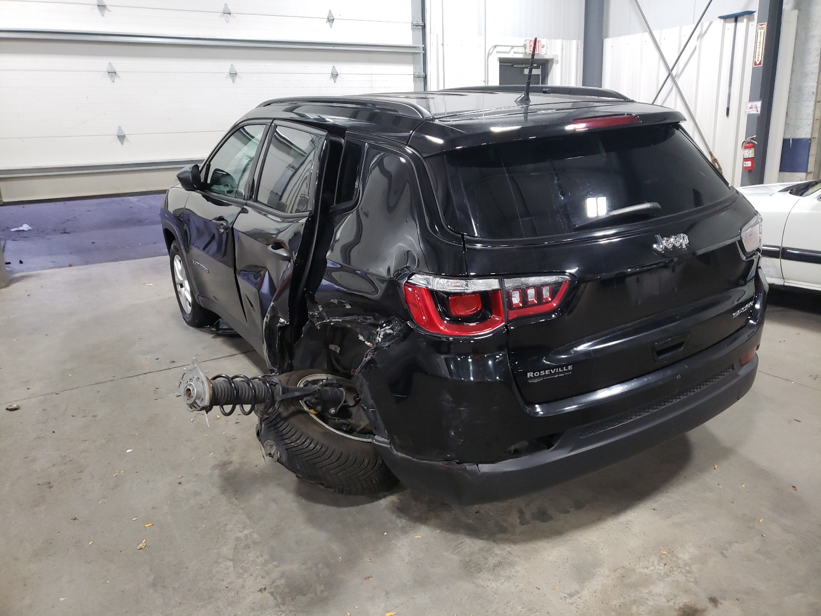 Zdjęcie 3 z aukcji – 2018 JEEP COMPASS SP z VIN 3C4NJCAB8JT204148
