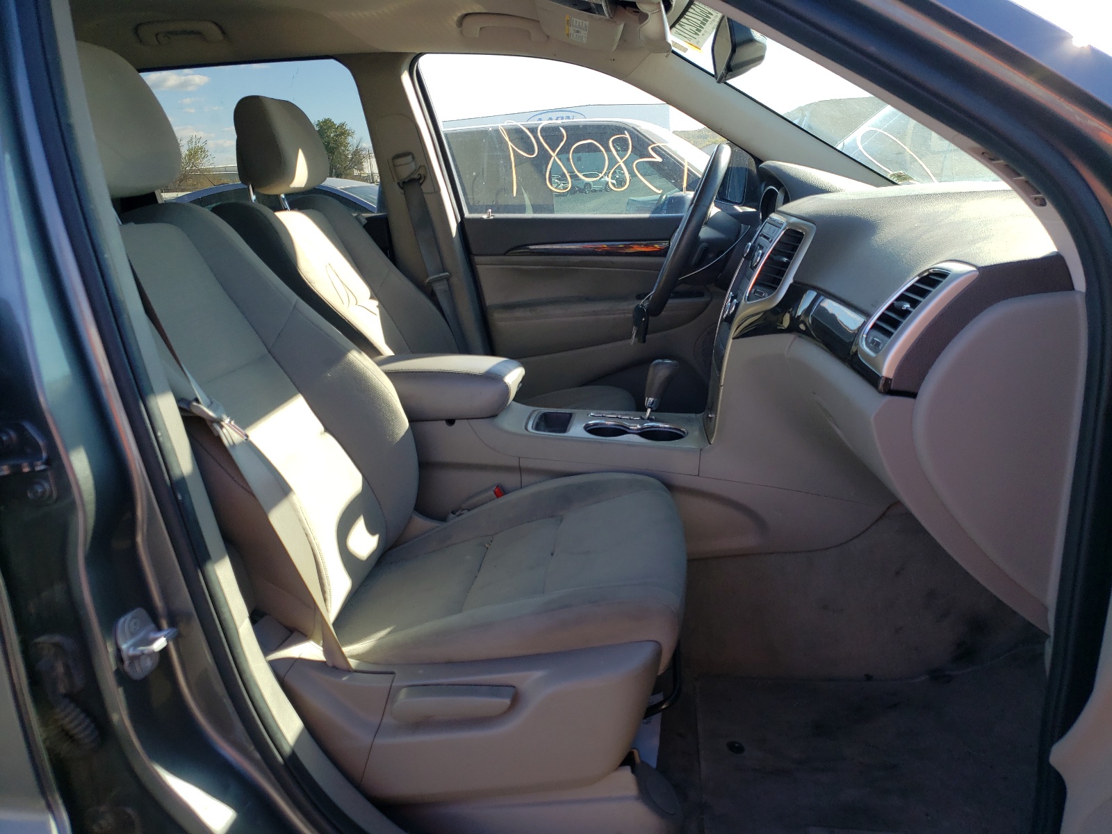 Photo 5 from auction – 2012 JEEP GRAND CHER with VIN 1C4RJEAG9CC227798