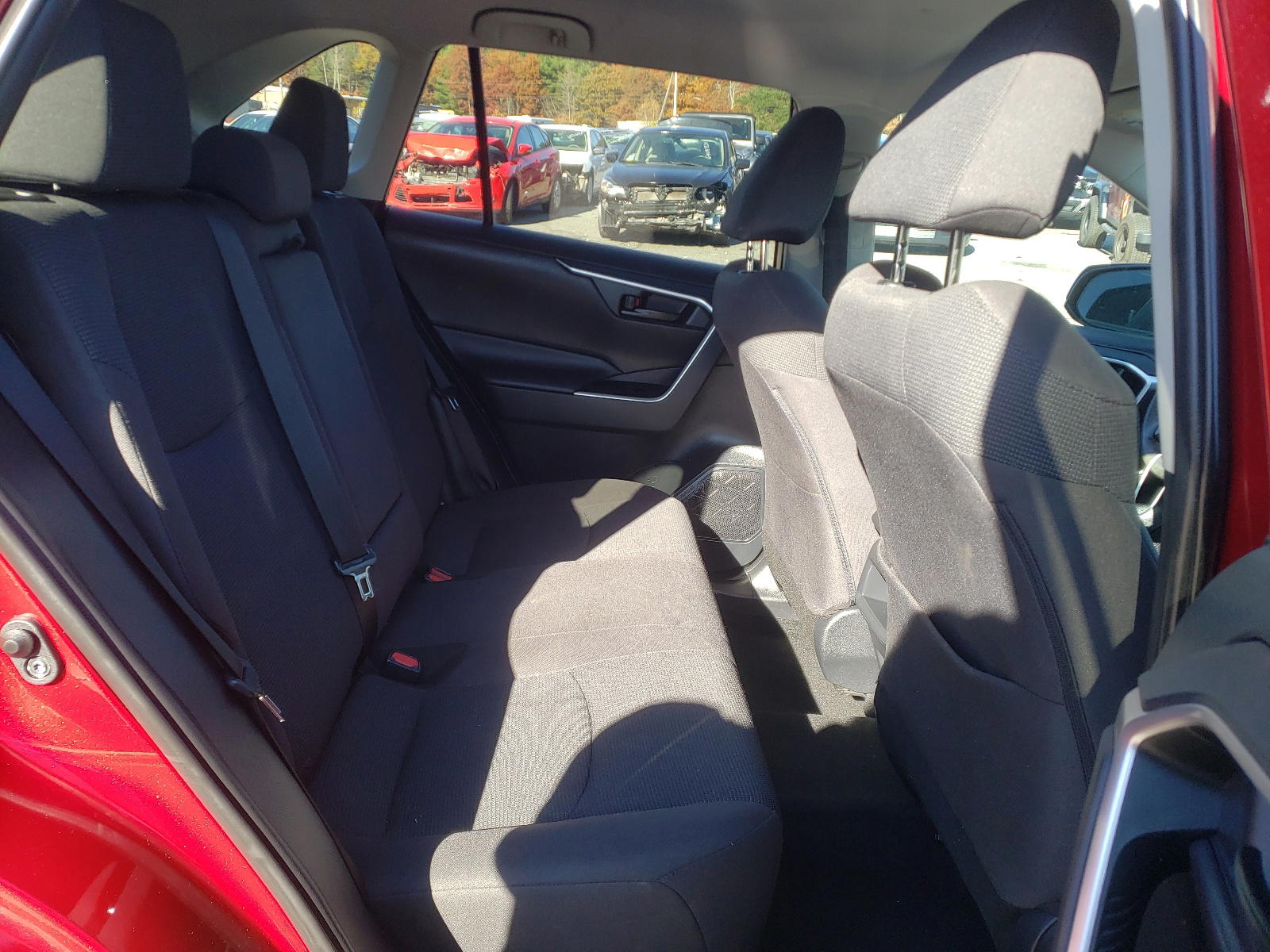 Photo 6 from auction – 2019 TOYOTA RAV4 with VIN 2T3F1RFV6KW022002