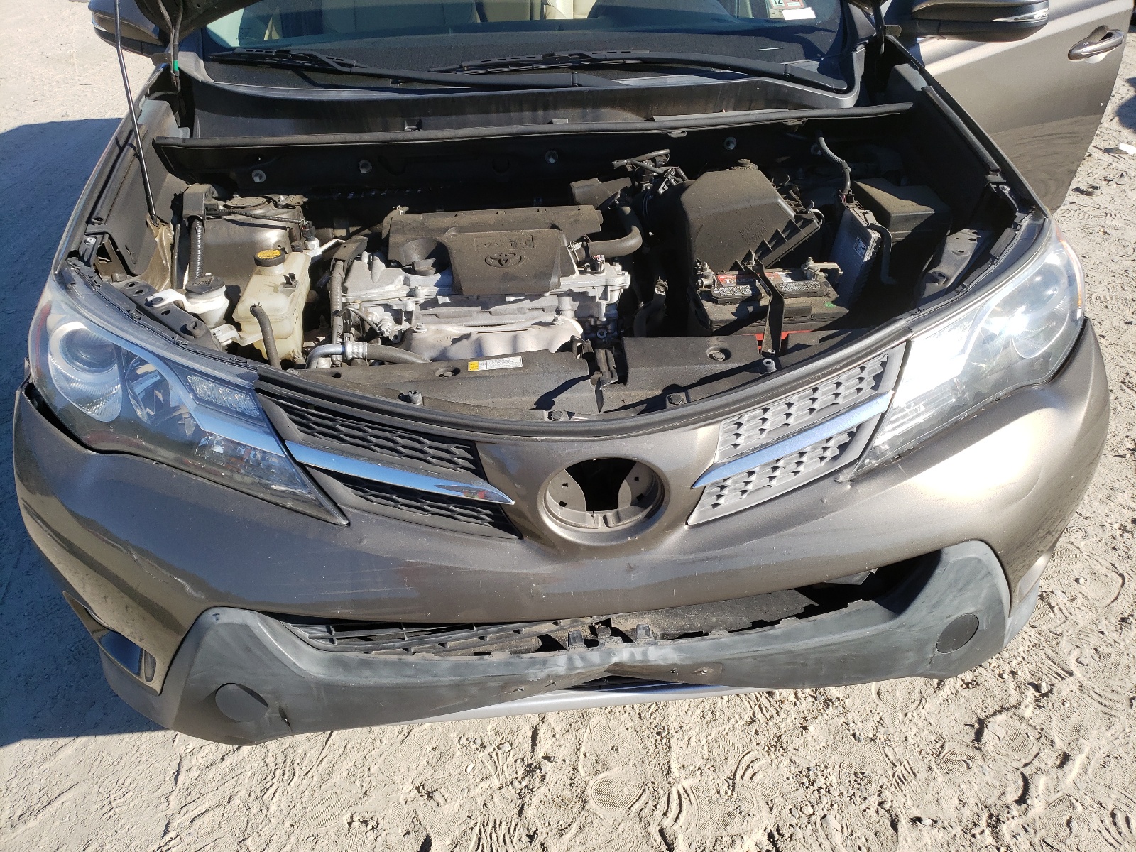 Photo 7 from auction – 2014 TOYOTA RAV4 LIMIT with VIN 2T3YFREV1EW113856