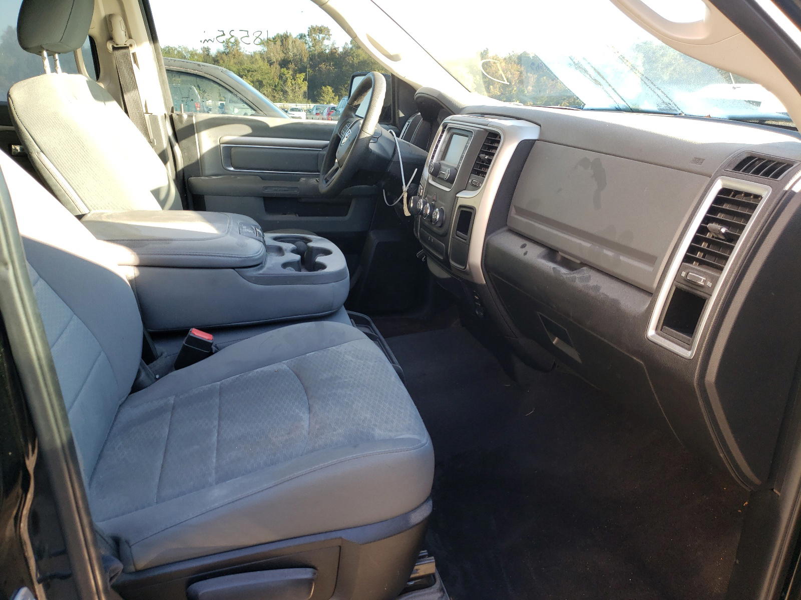 Photo 5 from auction – 2017 RAM 1500 SLT with VIN 1C6RR6TT1HS555911