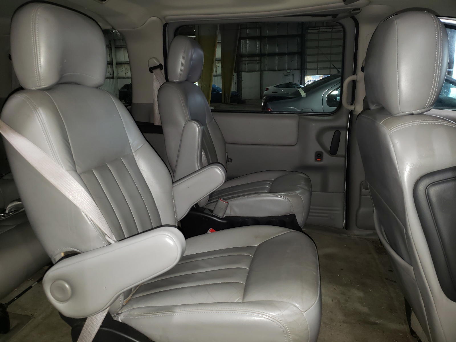 Photo 6 from auction – 2003 CHEVROLET VENTURE with VIN 1GNDV03E33D112323