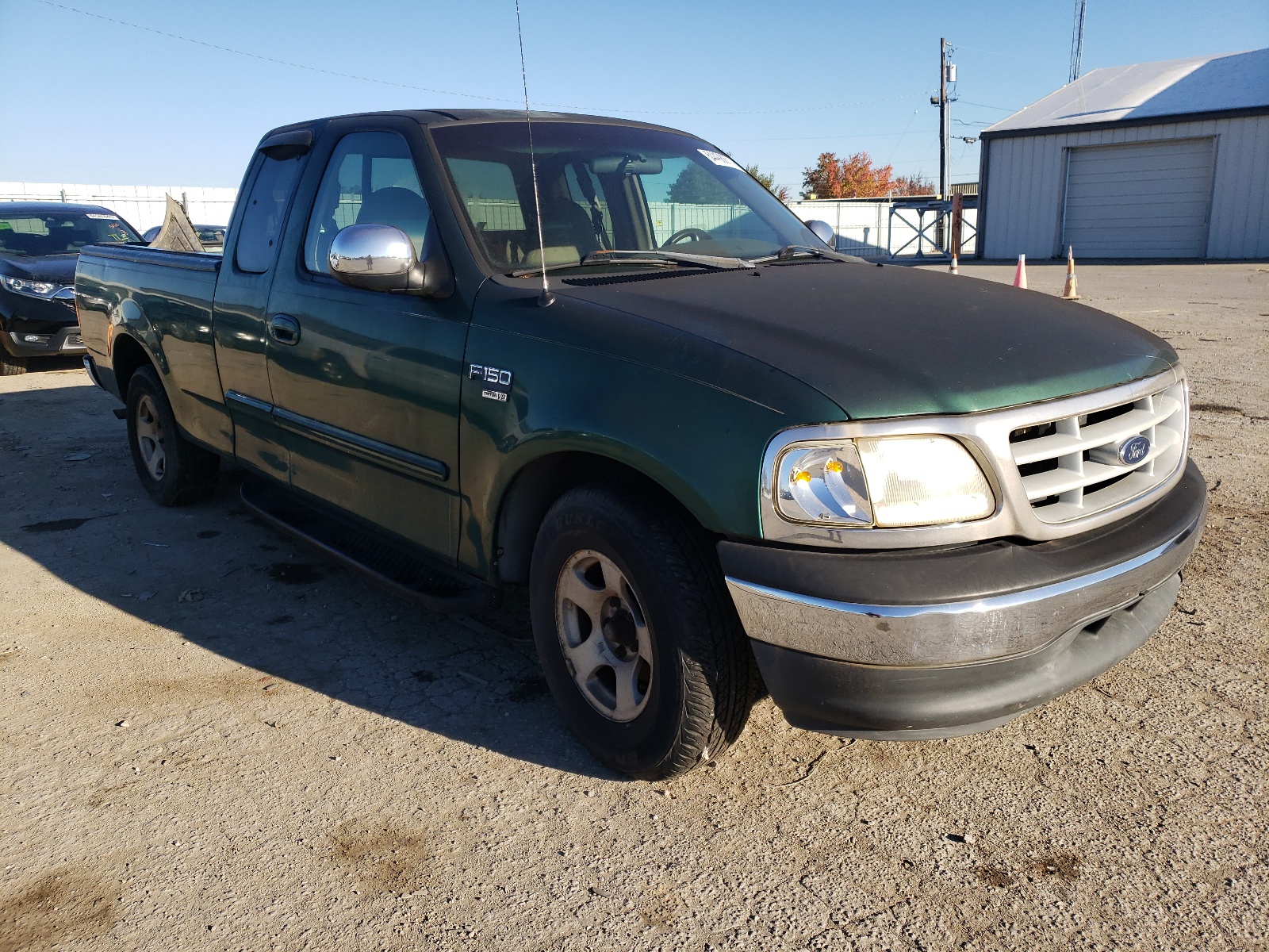 Photo 1 from auction – 1999 FORD F150 with VIN 1FTRX17W2XNA61835