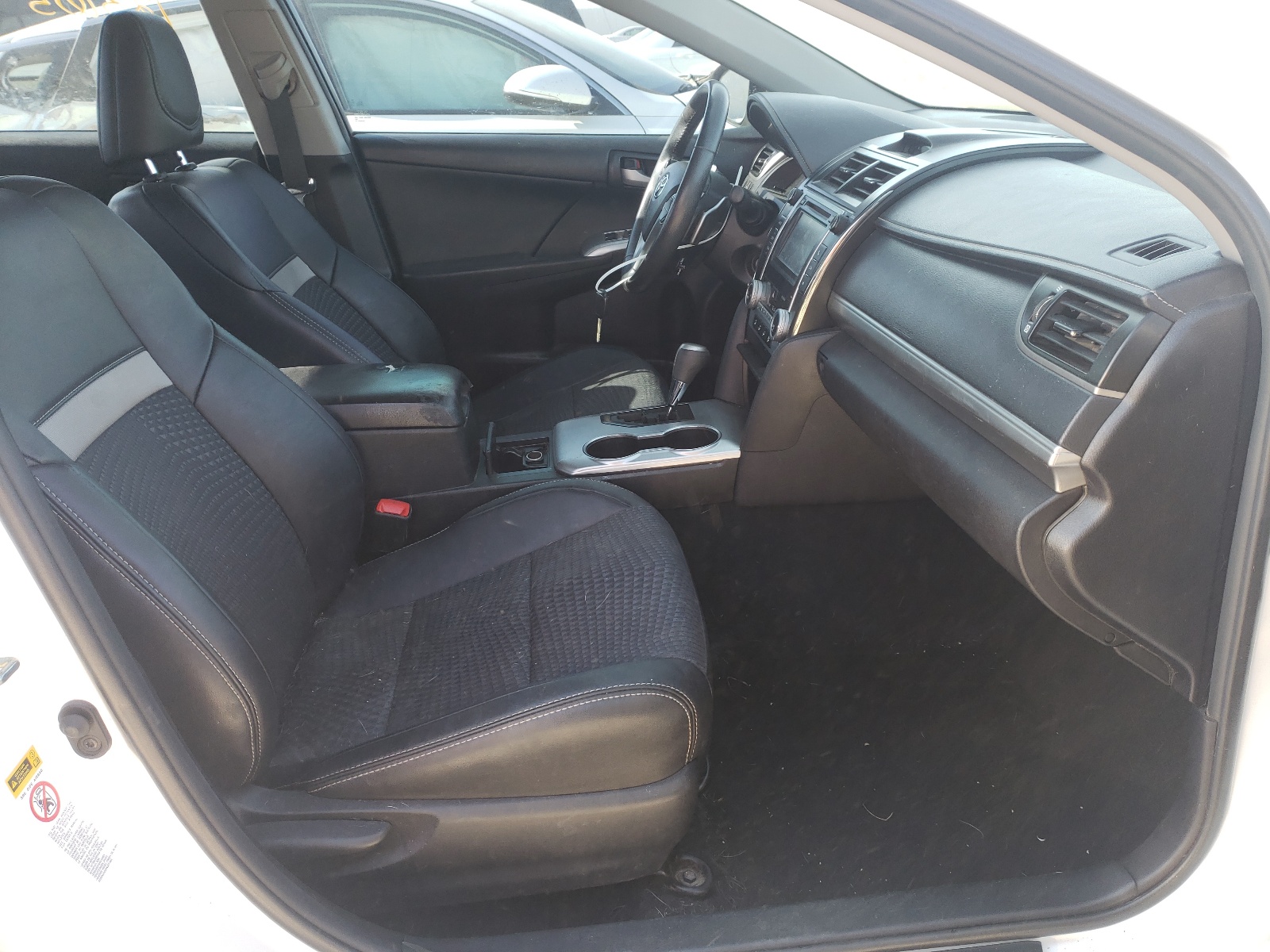 Photo 5 from auction – 2014 TOYOTA CAMRY L with VIN 4T1BF1FK4EU757064