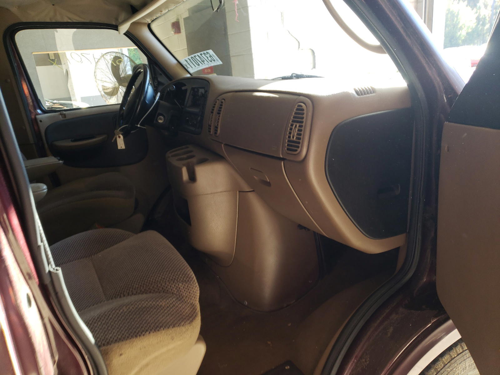 Photo 5 from auction – 2001 DODGE RAM VAN with VIN 2B5WB35Z11K519936