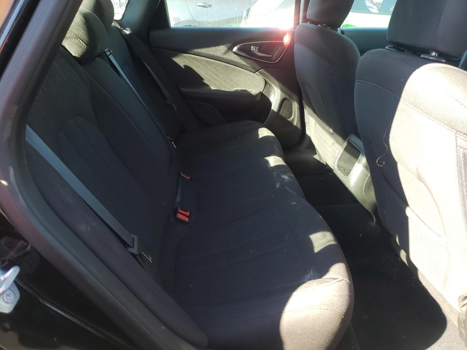 Photo 6 from auction – 2016 CHRYSLER 200 LIMITE with VIN 1C3CCCAB2GN139165