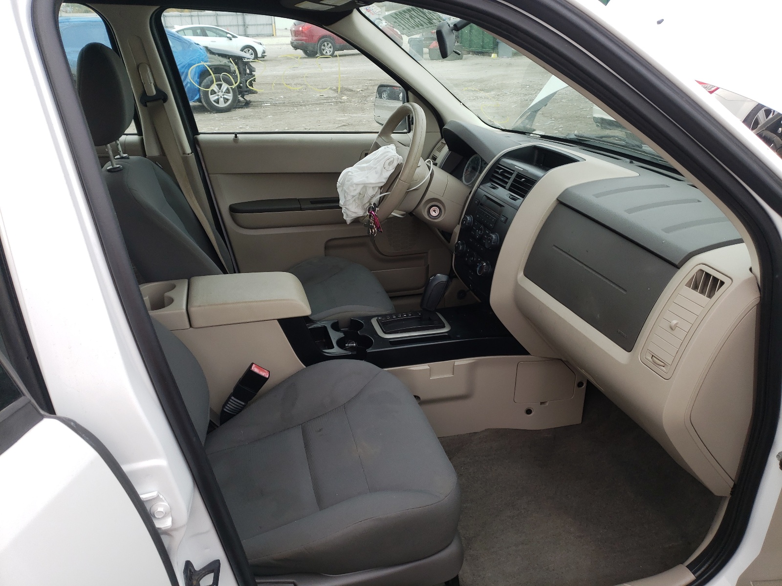 Photo 5 from auction – 2008 FORD ESCAPE XLS with VIN 1FMCU02Z48KB35538