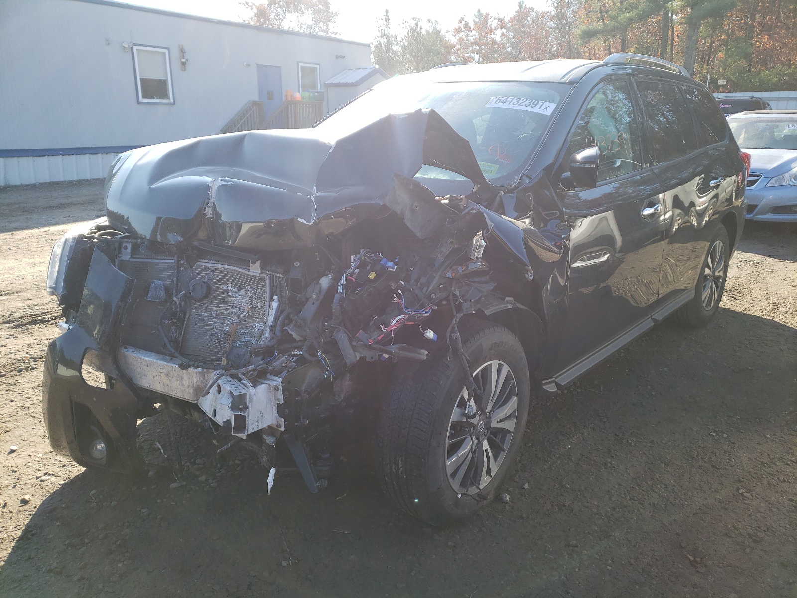 Photo 2 from auction – 2017 NISSAN PATHFINDER with VIN 5N1DR2MM4HC908019