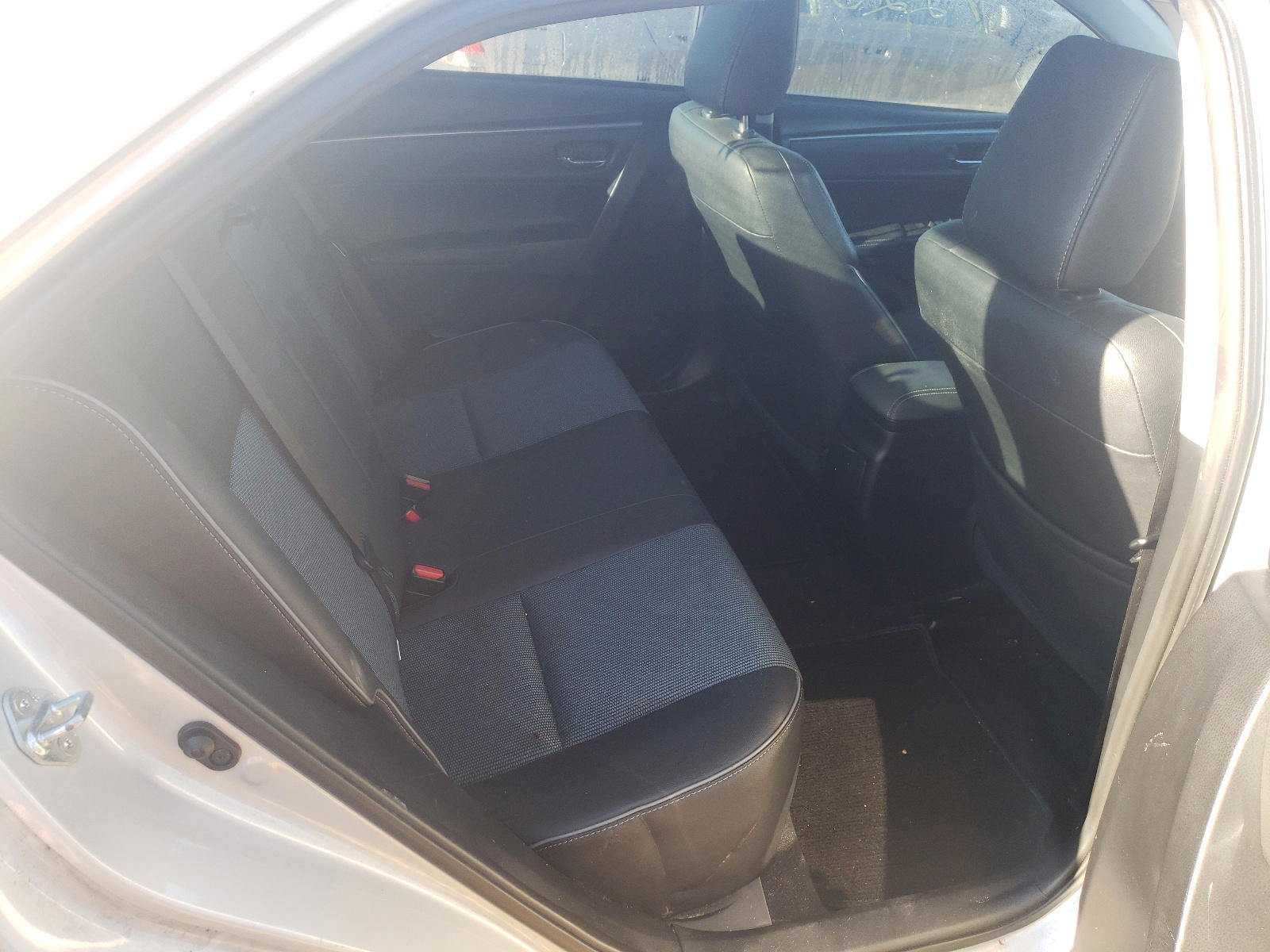 Photo 6 from auction – 2015 TOYOTA COROLLA L with VIN 2T1BURHE8FC264700