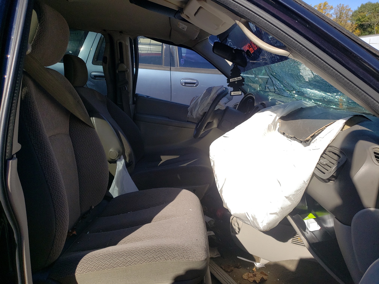 Photo 5 from auction – 2007 CHRYSLER TOWN & COU with VIN 2A4GP44R07R189916