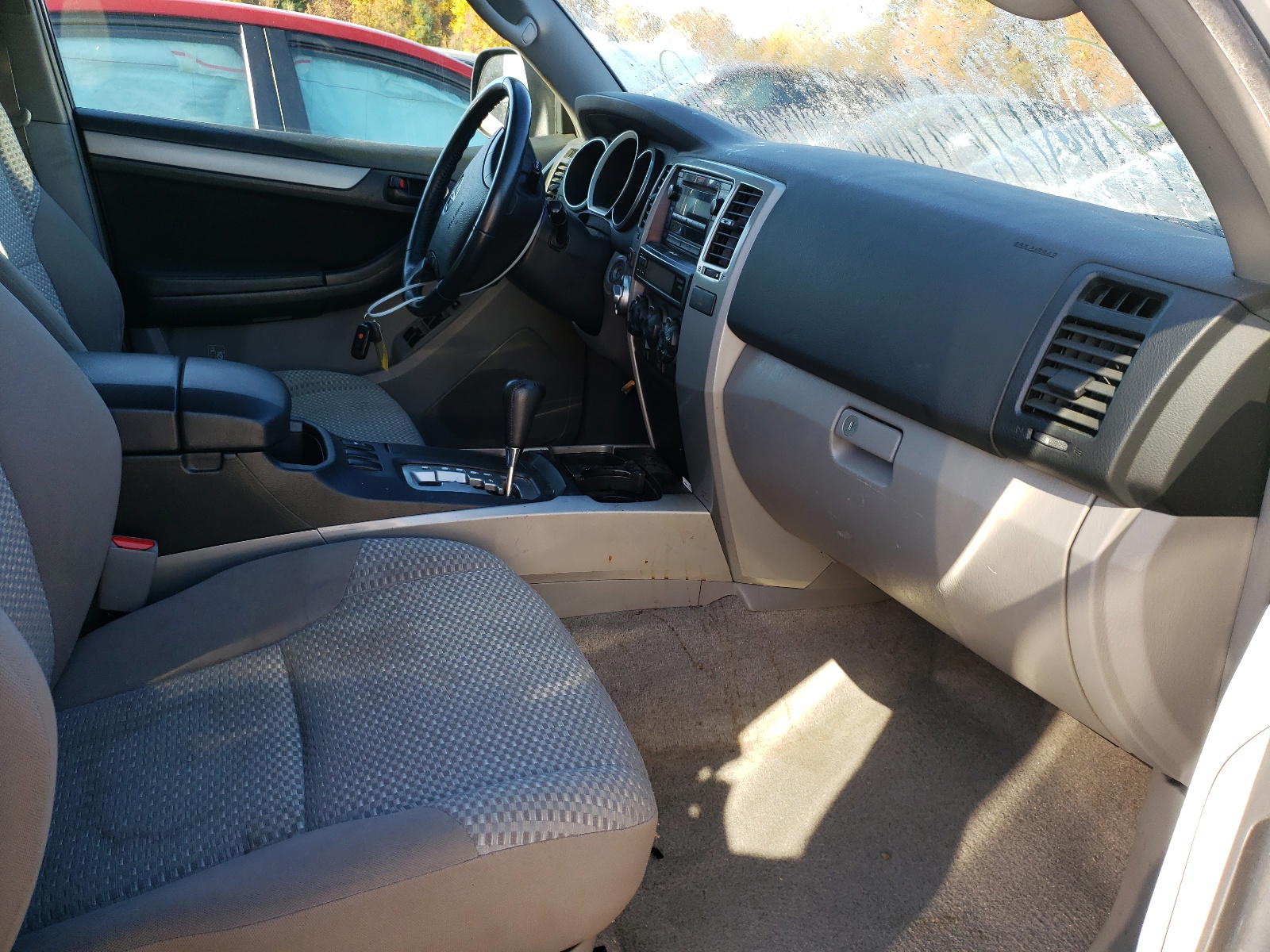 Photo 5 from auction – 2007 TOYOTA 4RUNNER SR with VIN JTEBU14R878083163