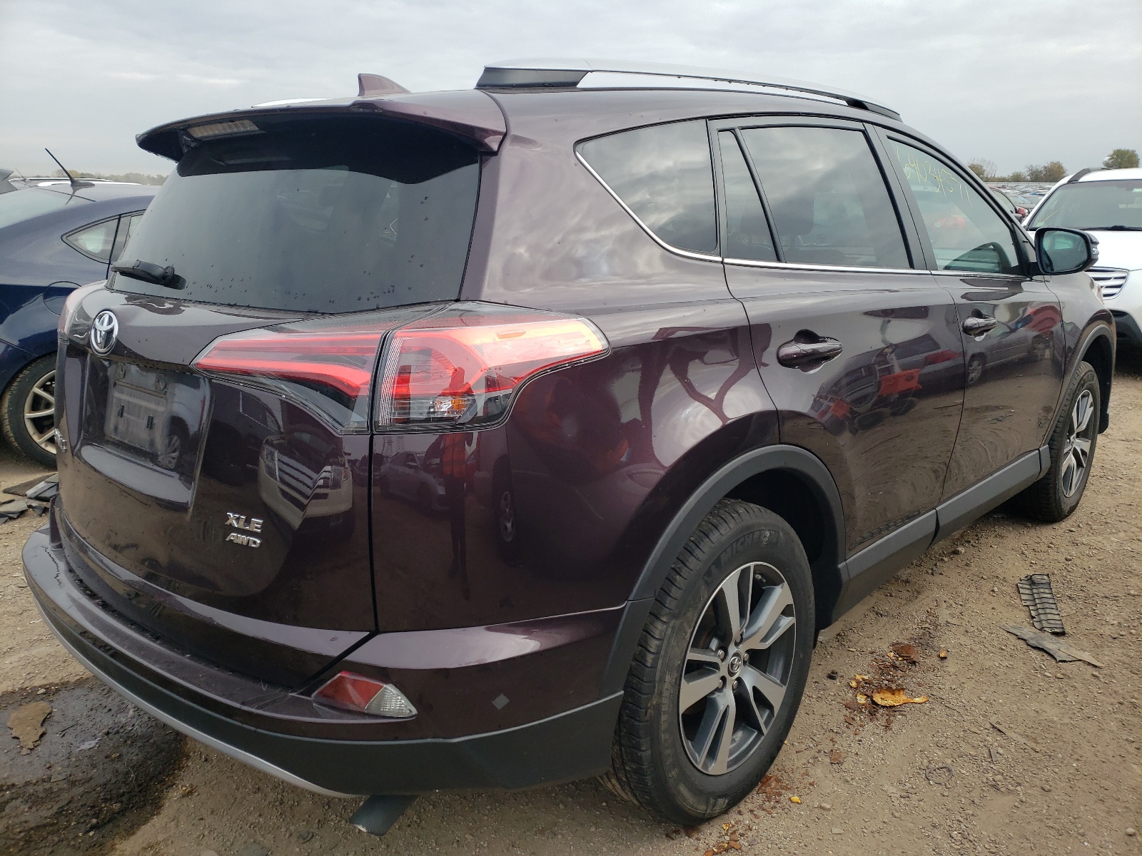 Photo 4 from auction – 2018 TOYOTA RAV4 ADVEN with VIN 2T3RFREVXJW834174