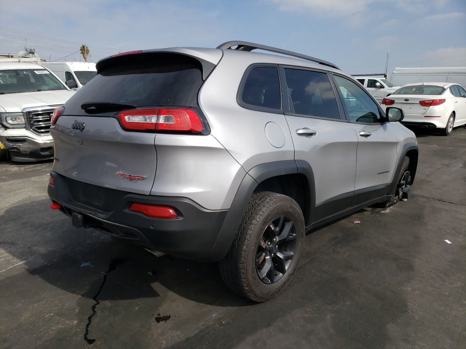 Photo 4 from auction – 2018 JEEP CHEROKEE T with VIN 1C4PJMBX6JD508853