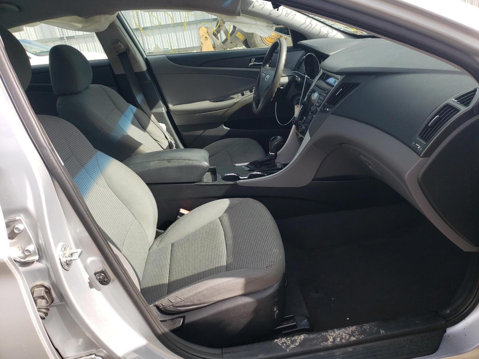 Photo 5 from auction – 2012 HYUNDAI SONATA GLS with VIN 5NPEB4AC8CH411945