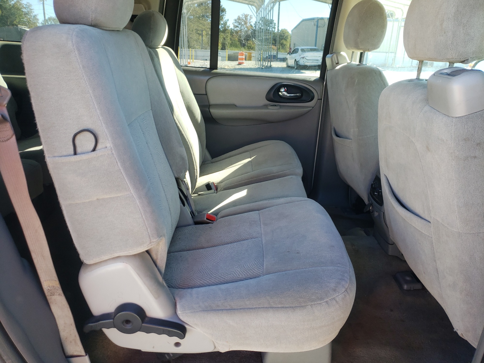 Photo 6 from auction – 2005 CHEVROLET TRAILBLAZE with VIN 1GNET16SX56129676