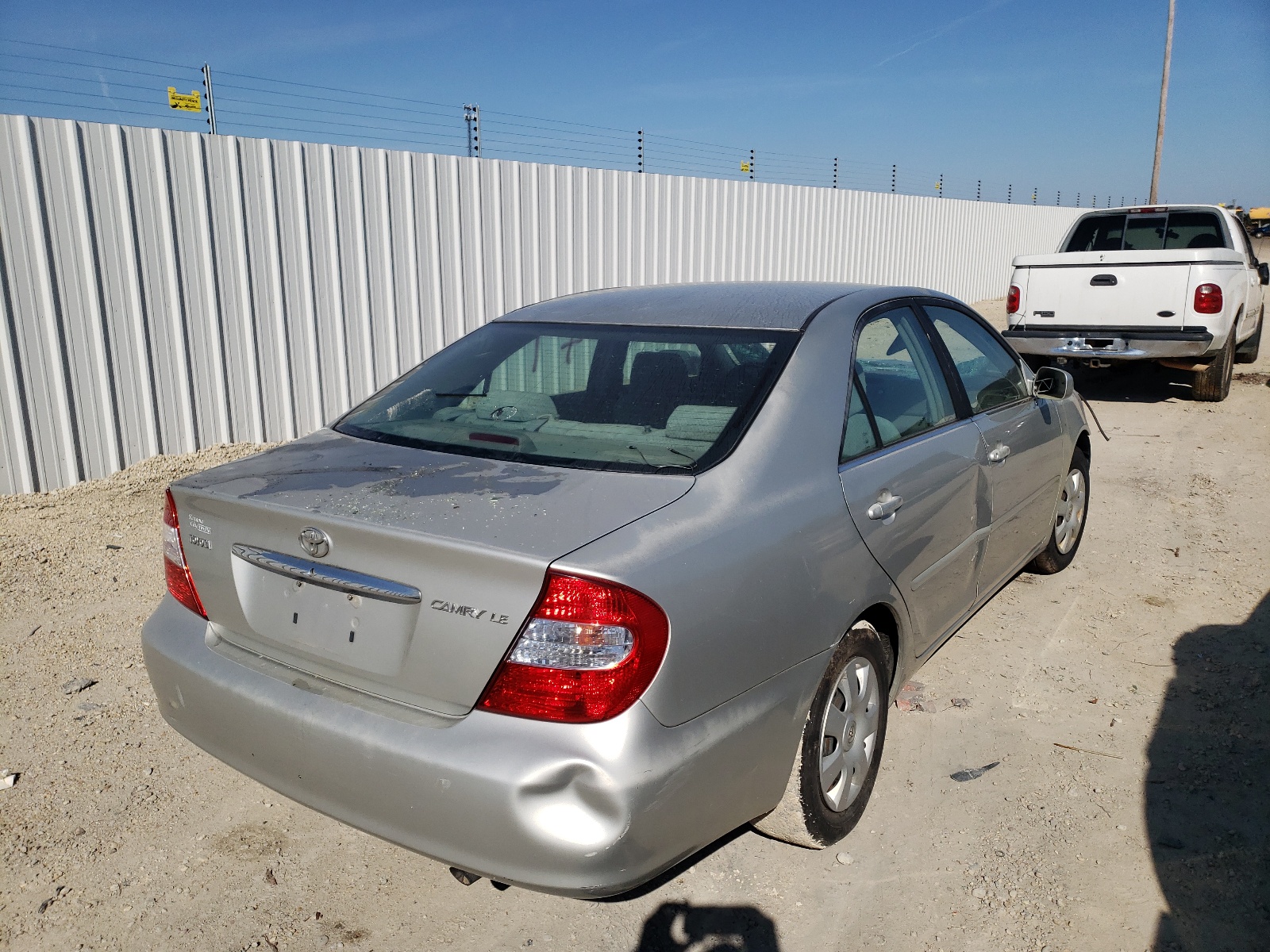 Photo 4 from auction – 2003 TOYOTA CAMRY LE with VIN 4T1BE32K63U643018