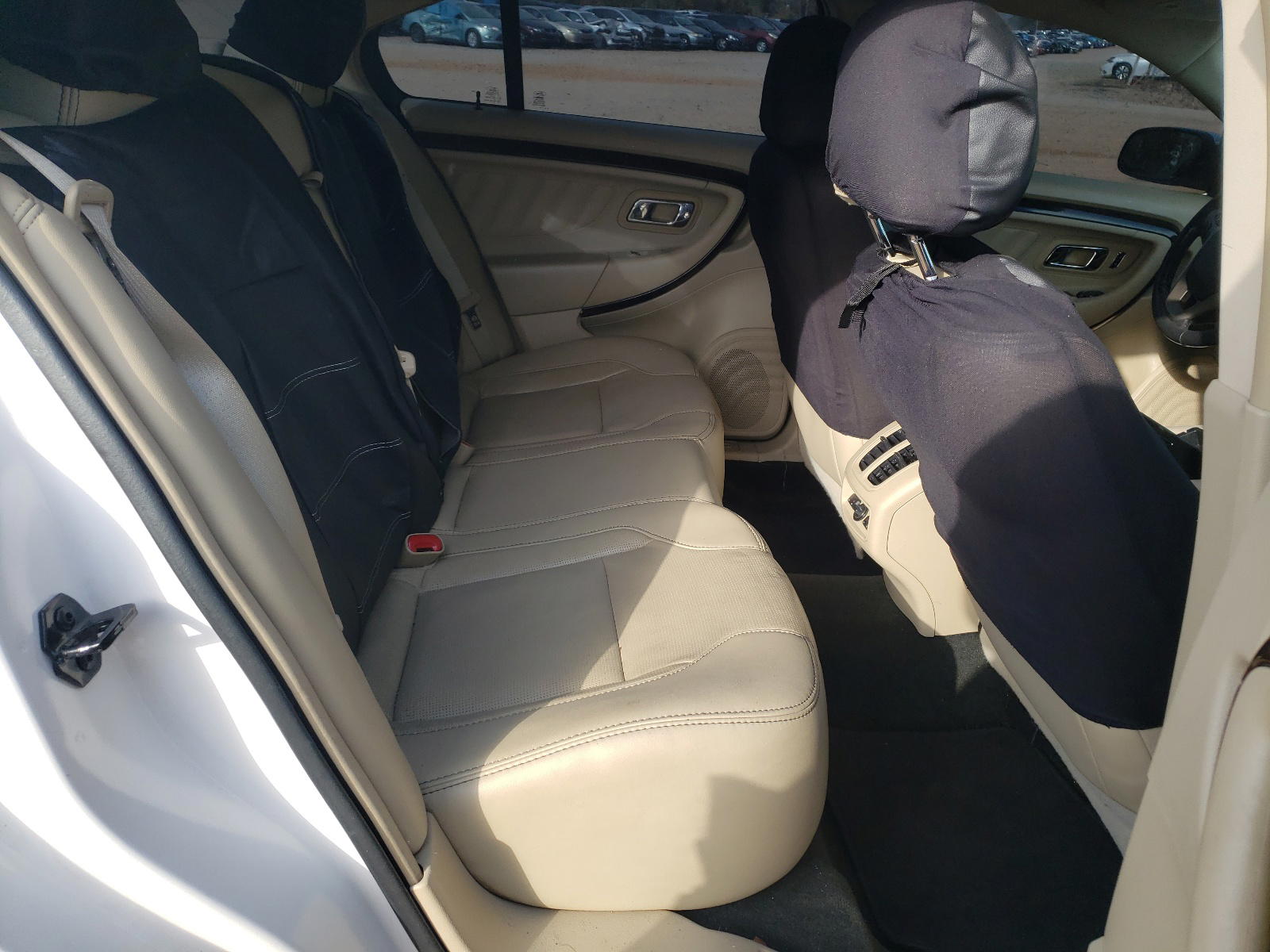 Photo 6 from auction – 2014 FORD TAURUS LIM with VIN 1FAHP2F83EG132729