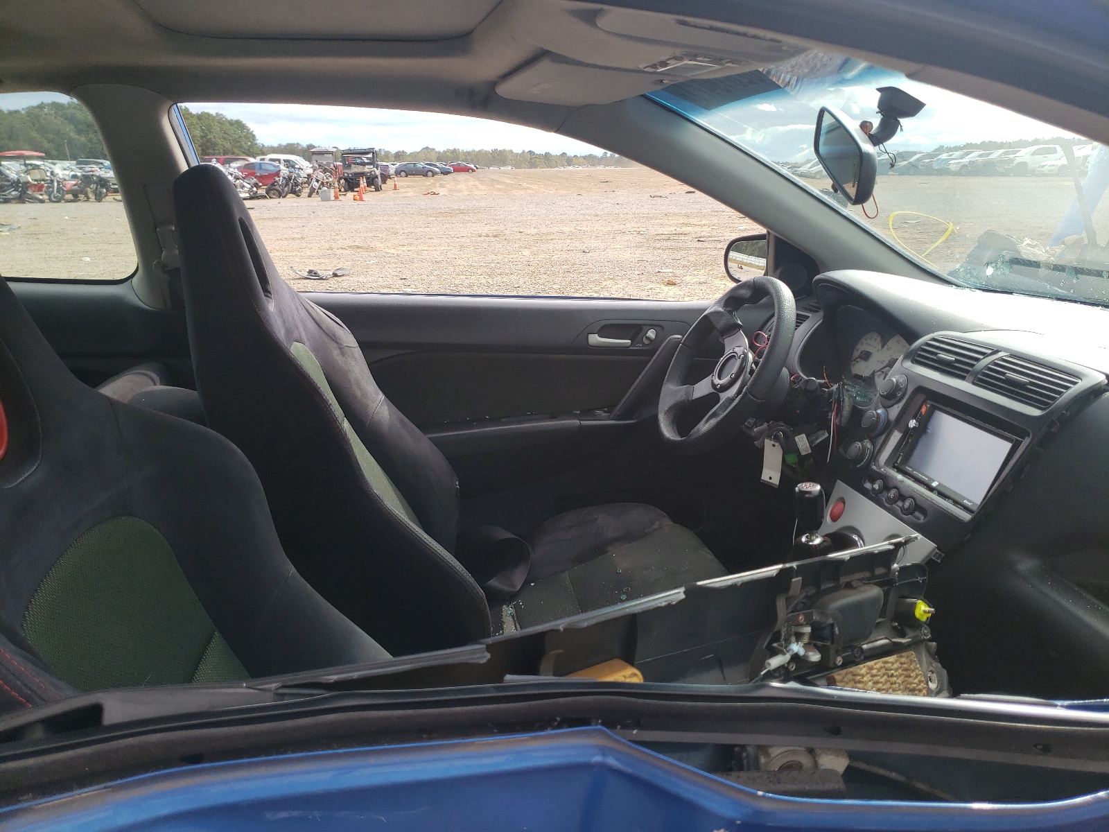 Photo 5 from auction – 2004 HONDA CIVIC SI with VIN SHHEP33524U502623