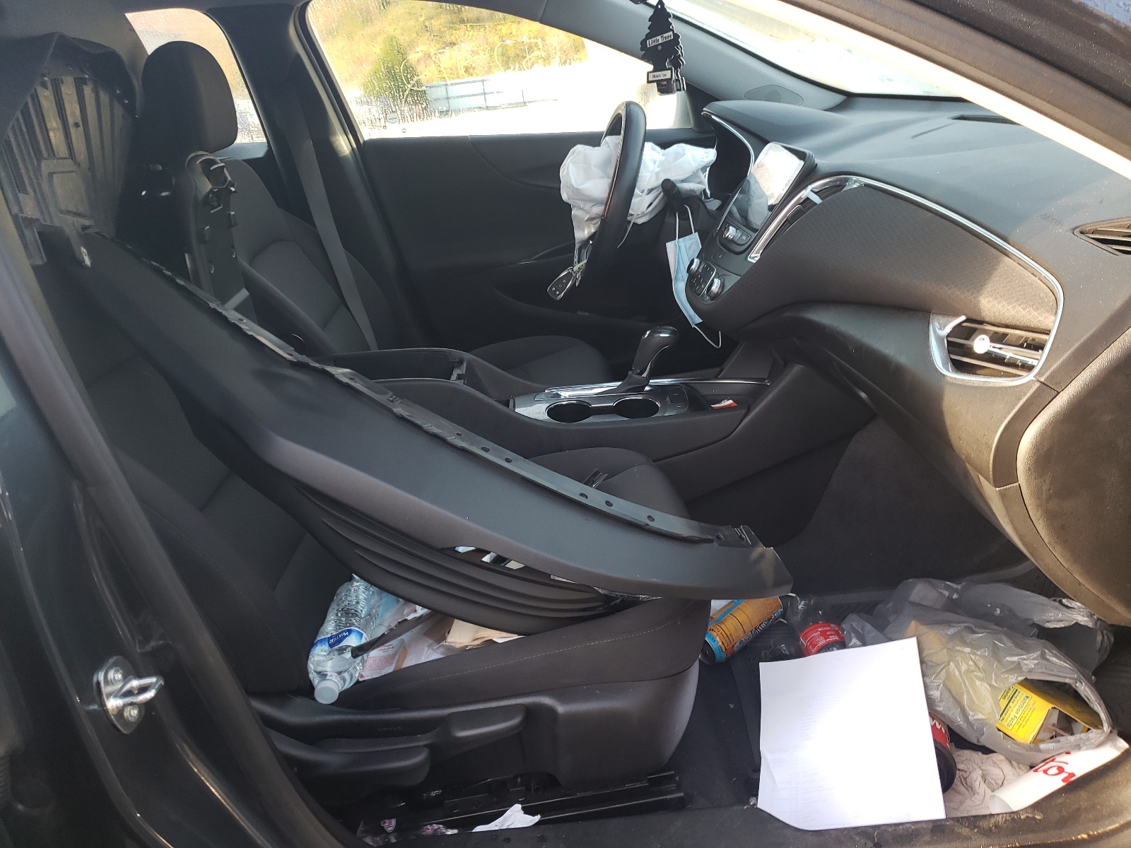 Photo 5 from auction – 2020 CHEVROLET MALIBU LT with VIN 1G1ZD5ST5LF006337