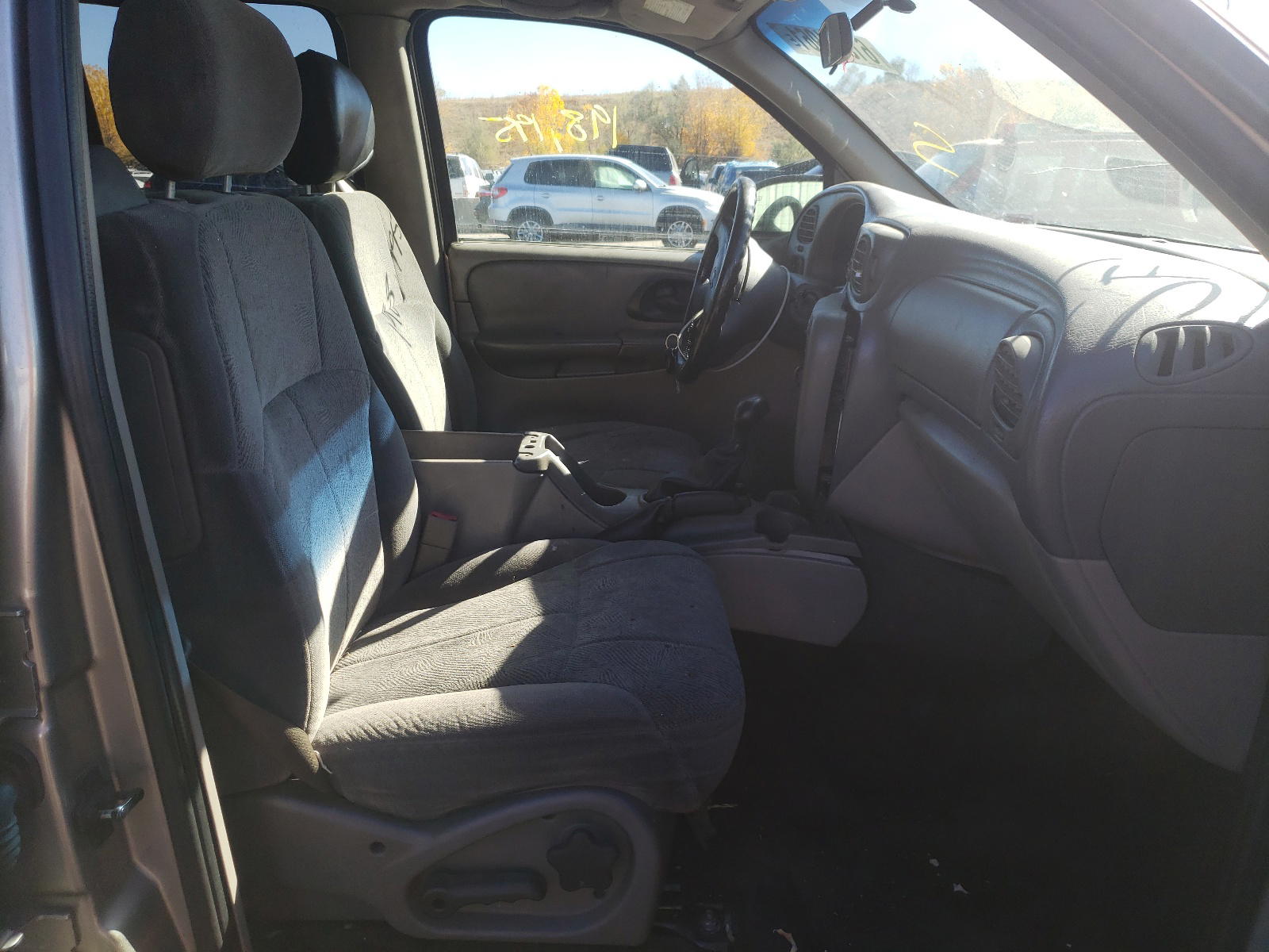 Photo 5 from auction – 2003 CHEVROLET TRAILBLAZE with VIN 1GNET16S732171310
