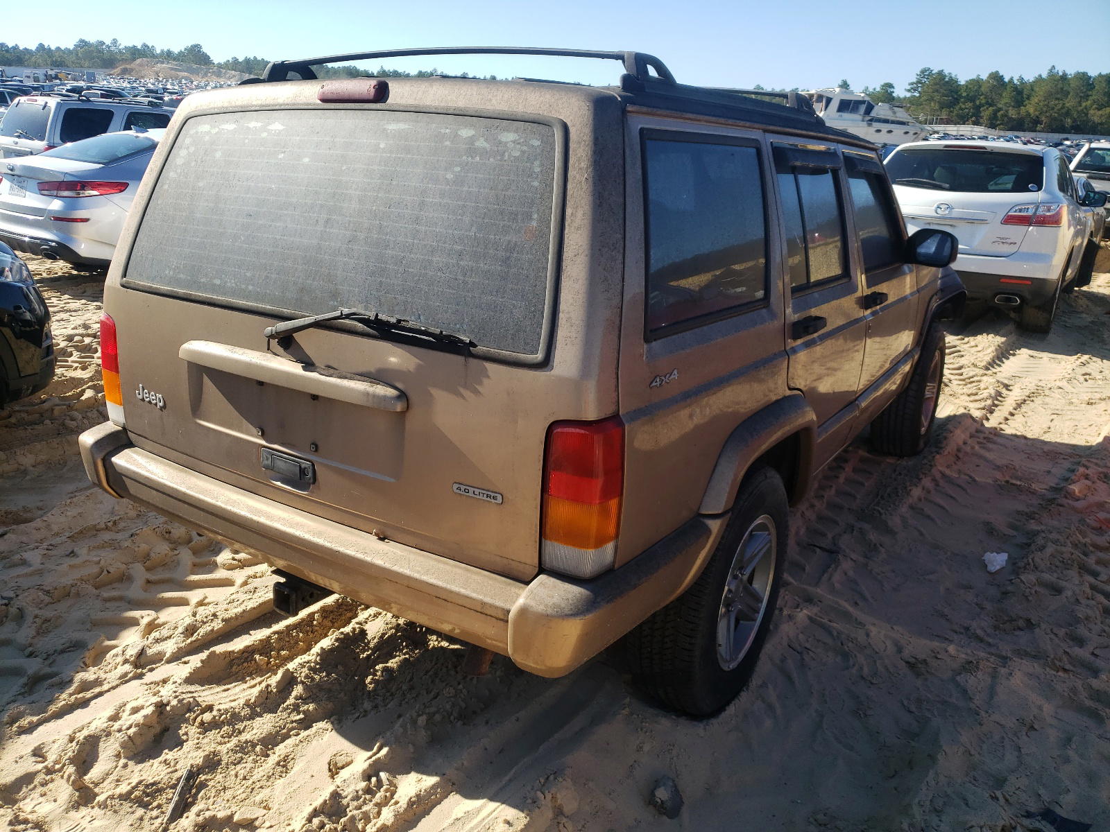 Photo 4 from auction – 2000 JEEP CHEROKEE C with VIN 1J4FF58S2YL261971