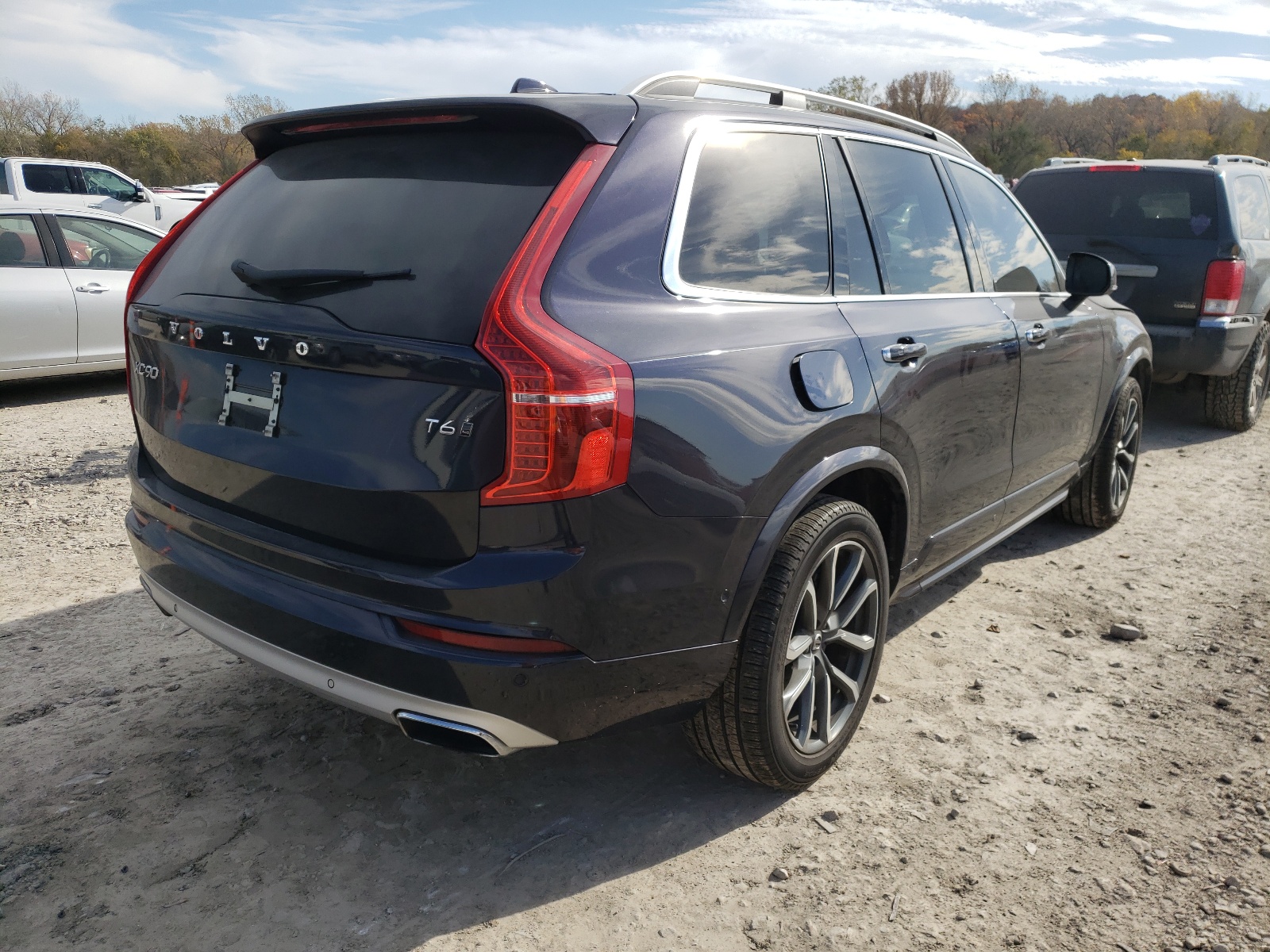 Photo 4 from auction – 2017 VOLVO XC90 T6 with VIN YV4A22PK4H1137060