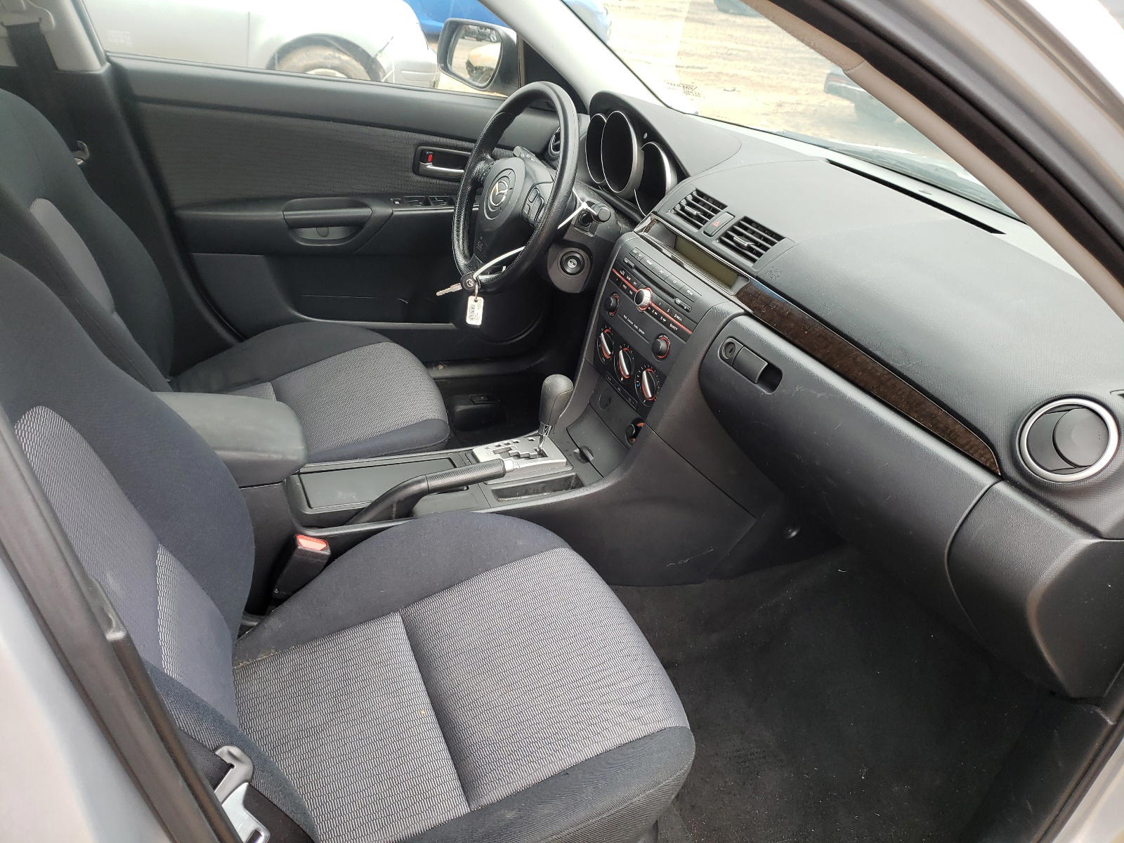 Photo 5 from auction – 2007 MAZDA 3 I with VIN JM1BK12F171708305