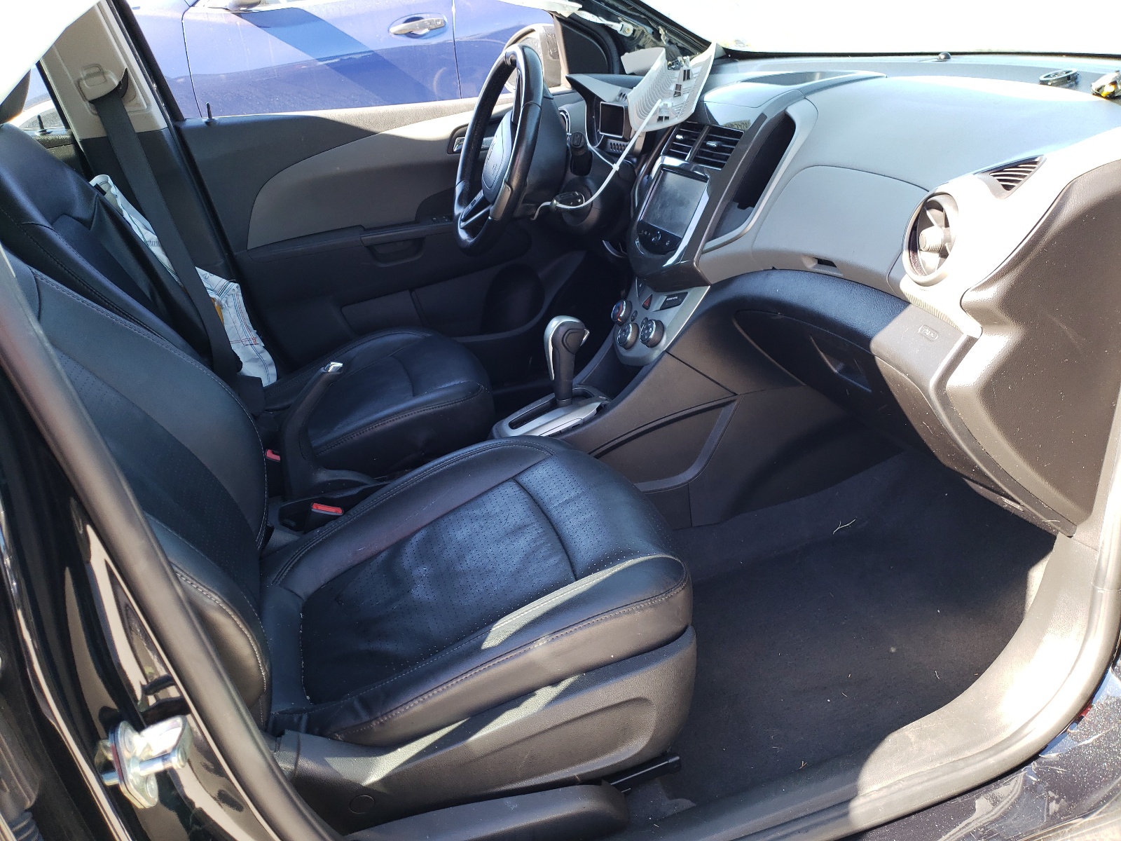 Photo 5 from auction – 2015 CHEVROLET SONIC LTZ with VIN 1G1JE6SB1F4107379