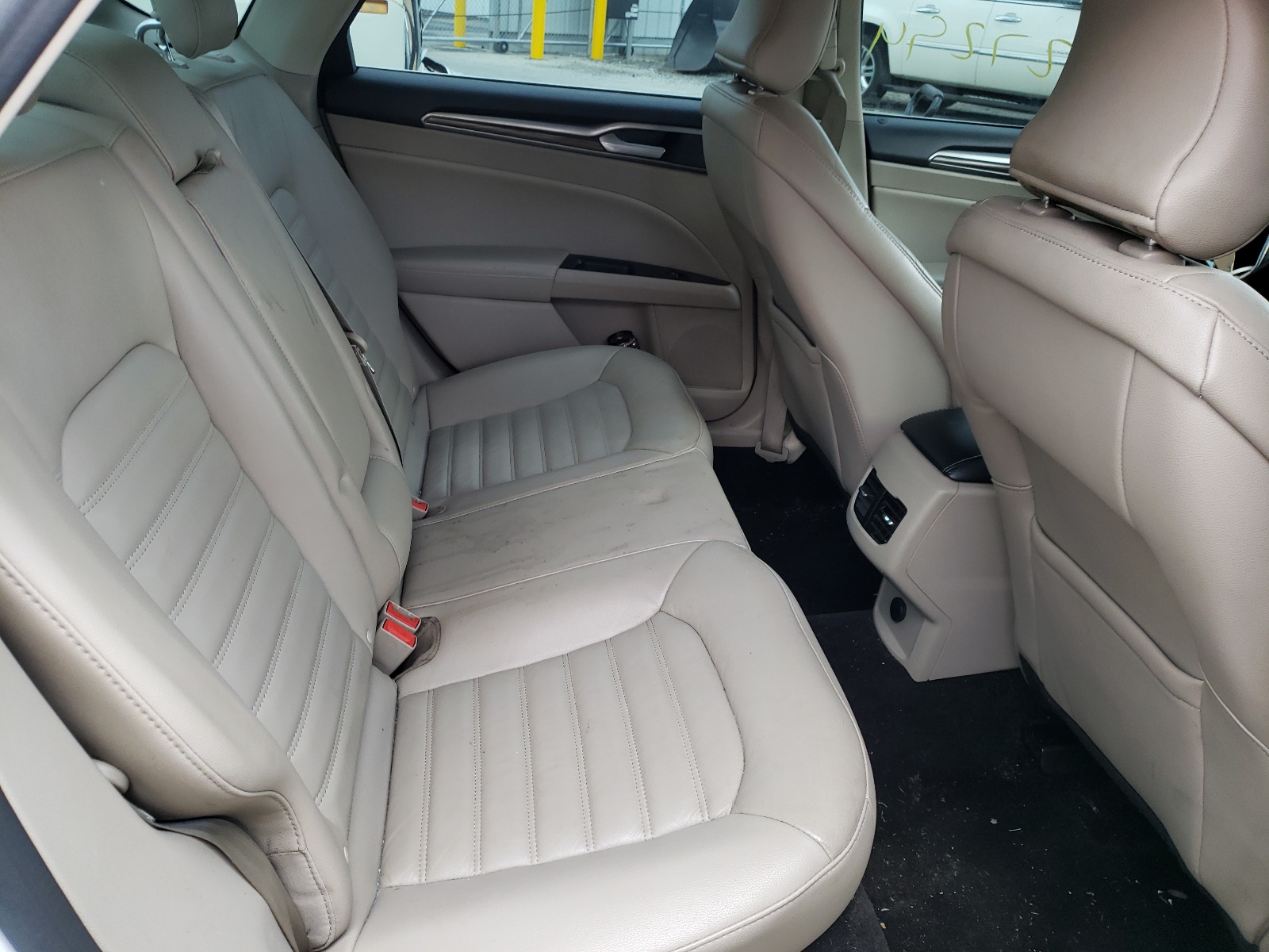 Photo 6 from auction – 2017 FORD FUSION SE with VIN 3FA6P0HDXHR143701