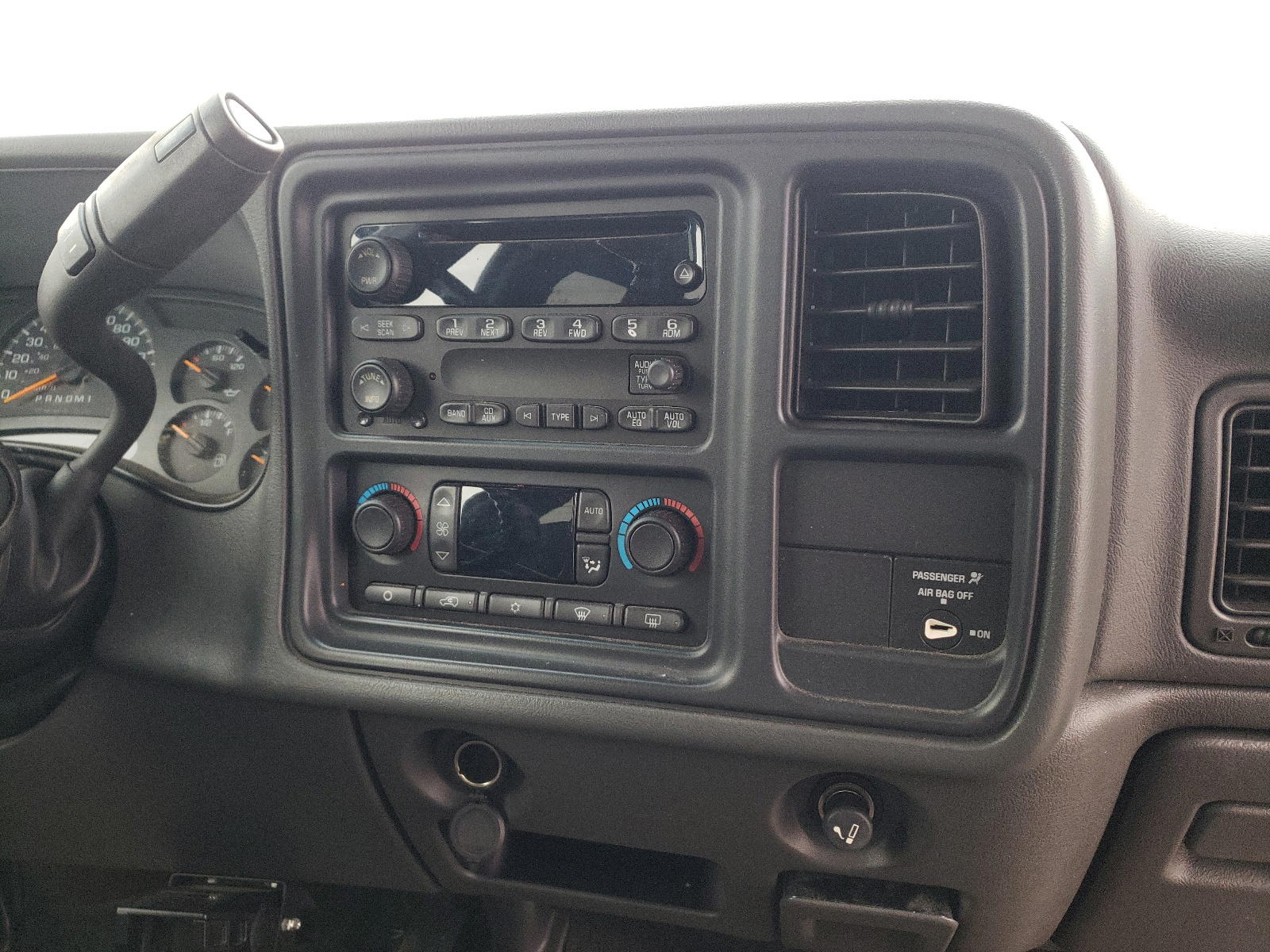 Photo 9 from auction – 2006 GMC SIERRA C25 with VIN 1GTHC29296E113631