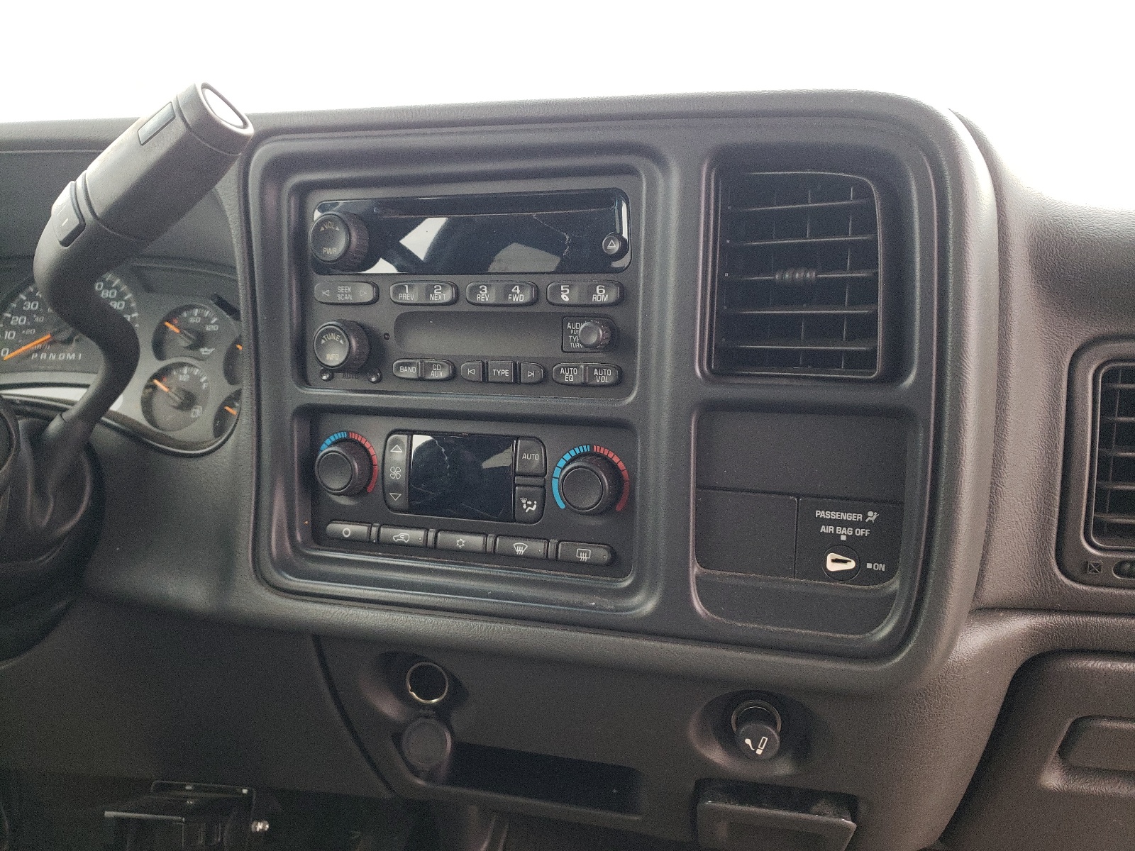 Zdjęcie 9 z aukcji – 2006 GMC SIERRA C25 z VIN 1GTHC29296E113631