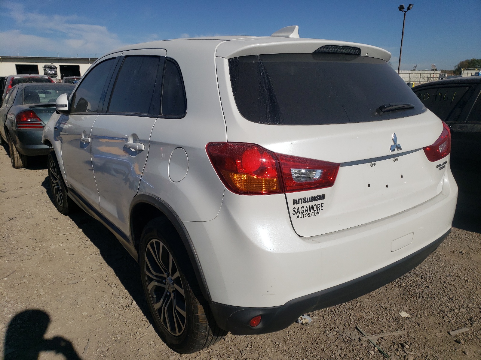 Photo 3 from auction – 2017 MITSUBISHI OUTLANDER with VIN JA4AR3AU9HZ046148