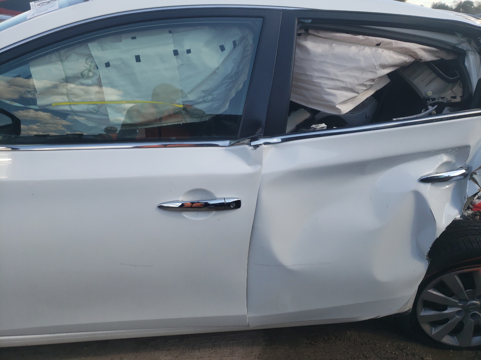 Photo 10 from auction – 2014 NISSAN SENTRA S with VIN 3N1AB7AP4EY304676