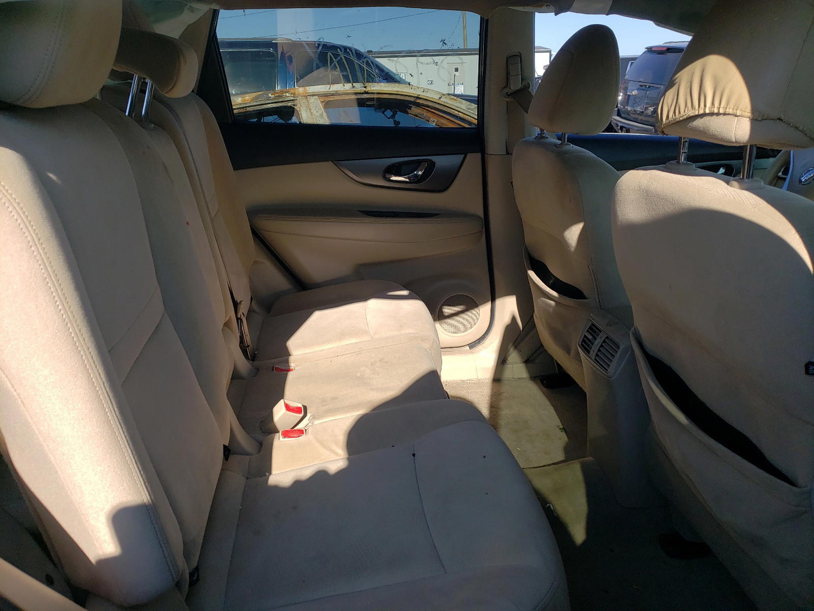 Photo 6 from auction – 2015 NISSAN ROGUE S with VIN KNMAT2MT7FP586451